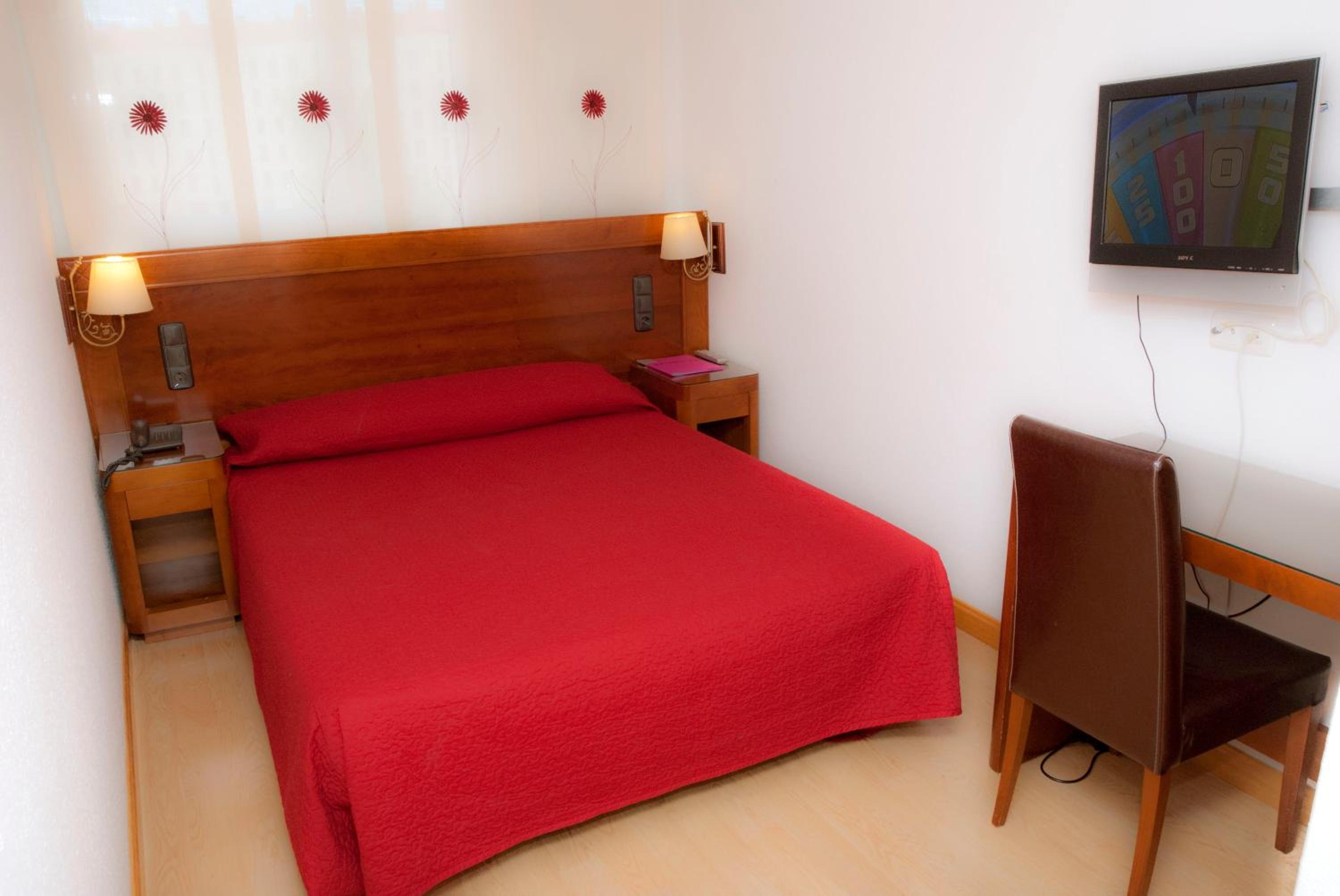 Small Double Room photo 2