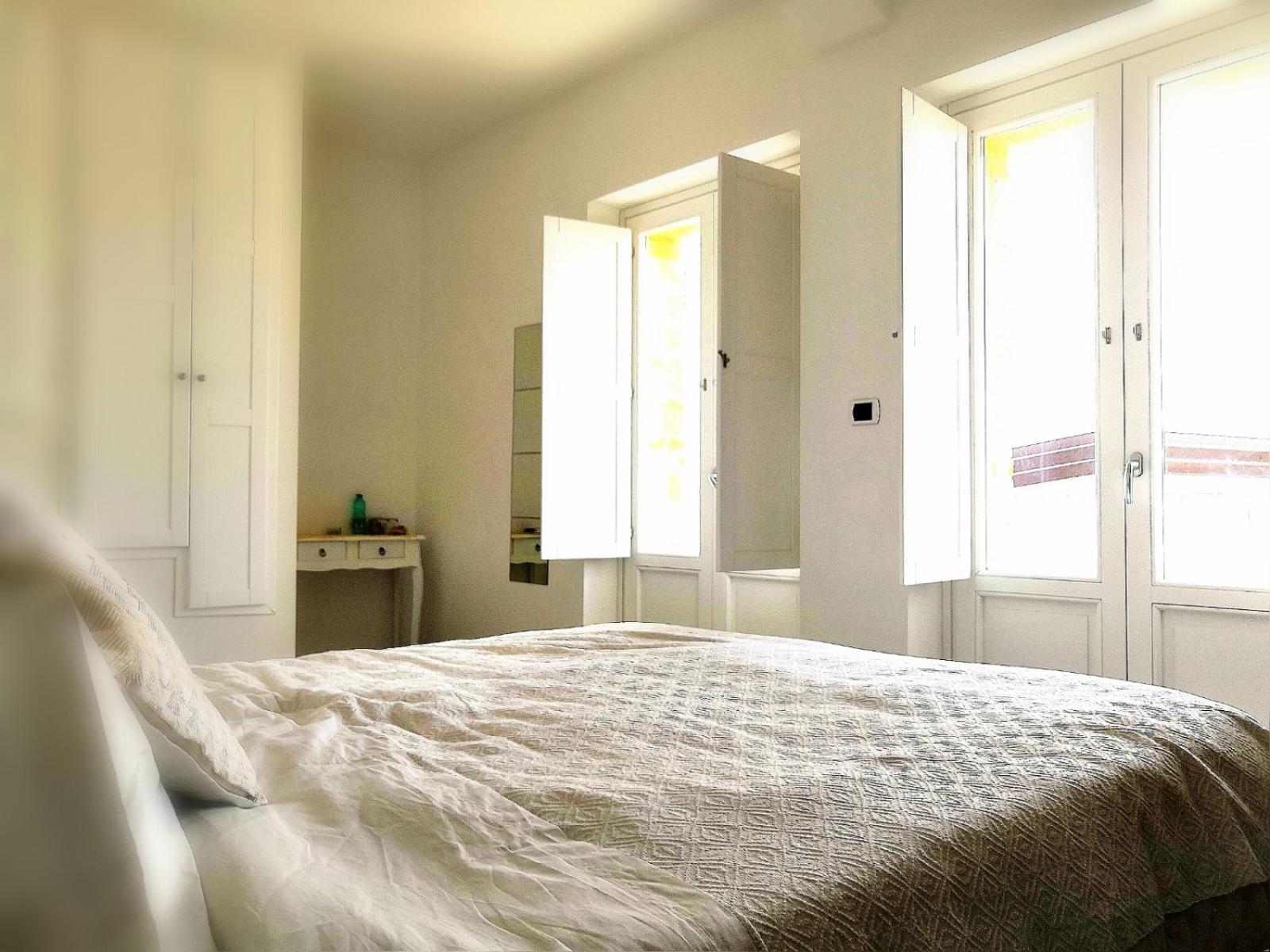 Double Room with Balcony (2 Adults + 1 Child) - Photo 1