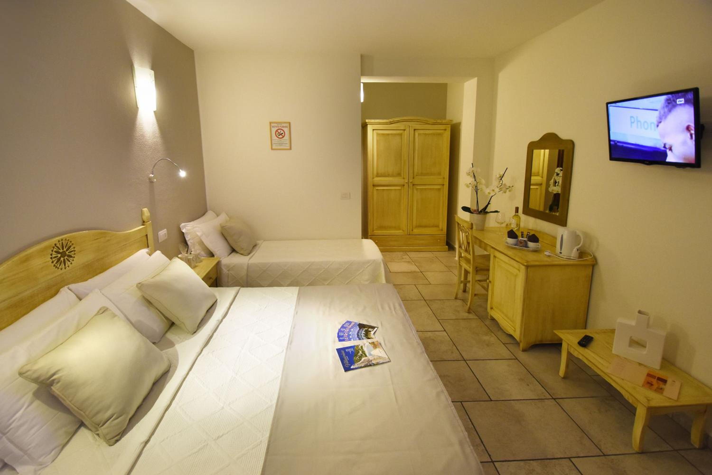 Triple Room