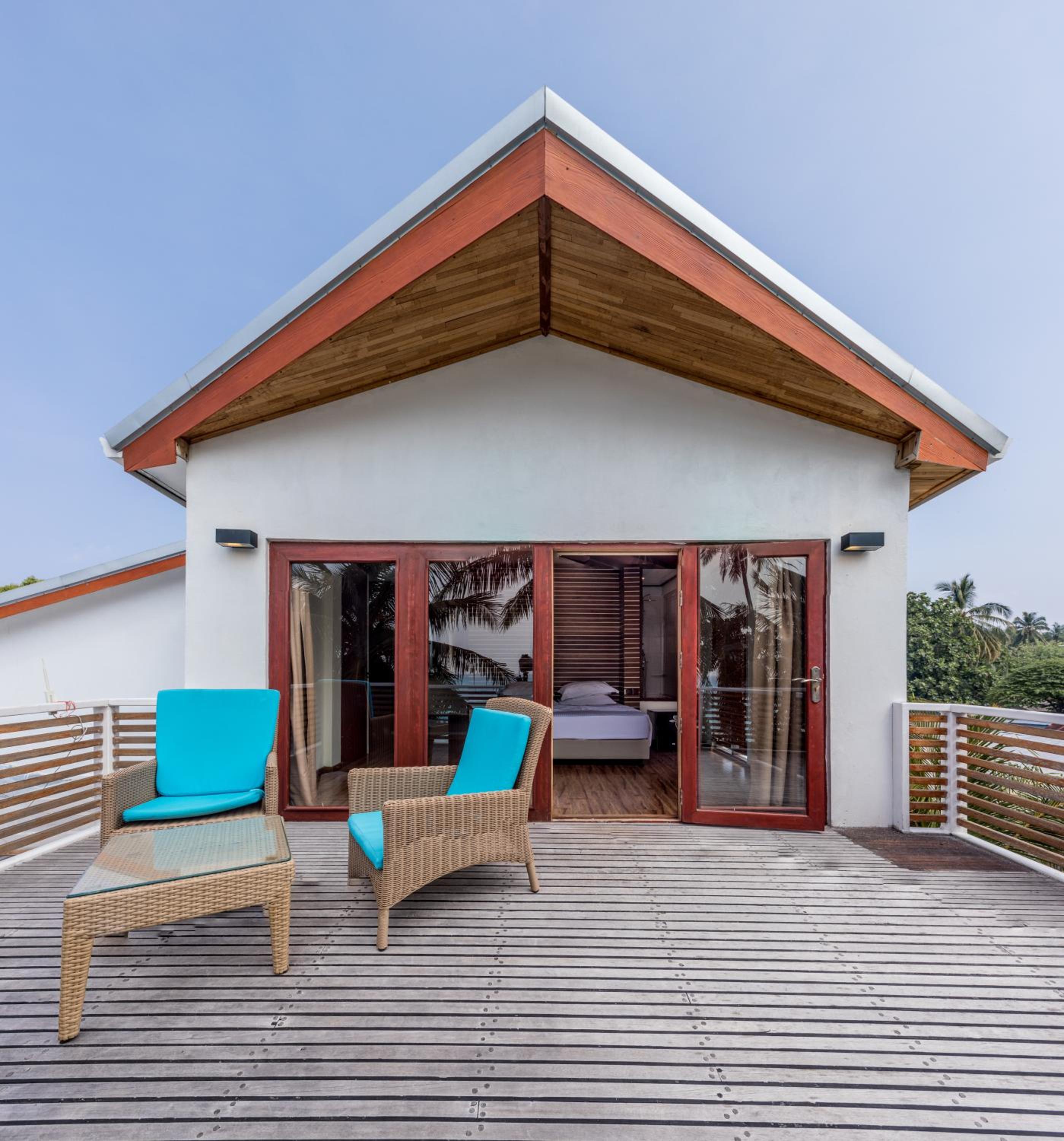 Family Room (2 Adults + 1 Child) with Sea View photo 2