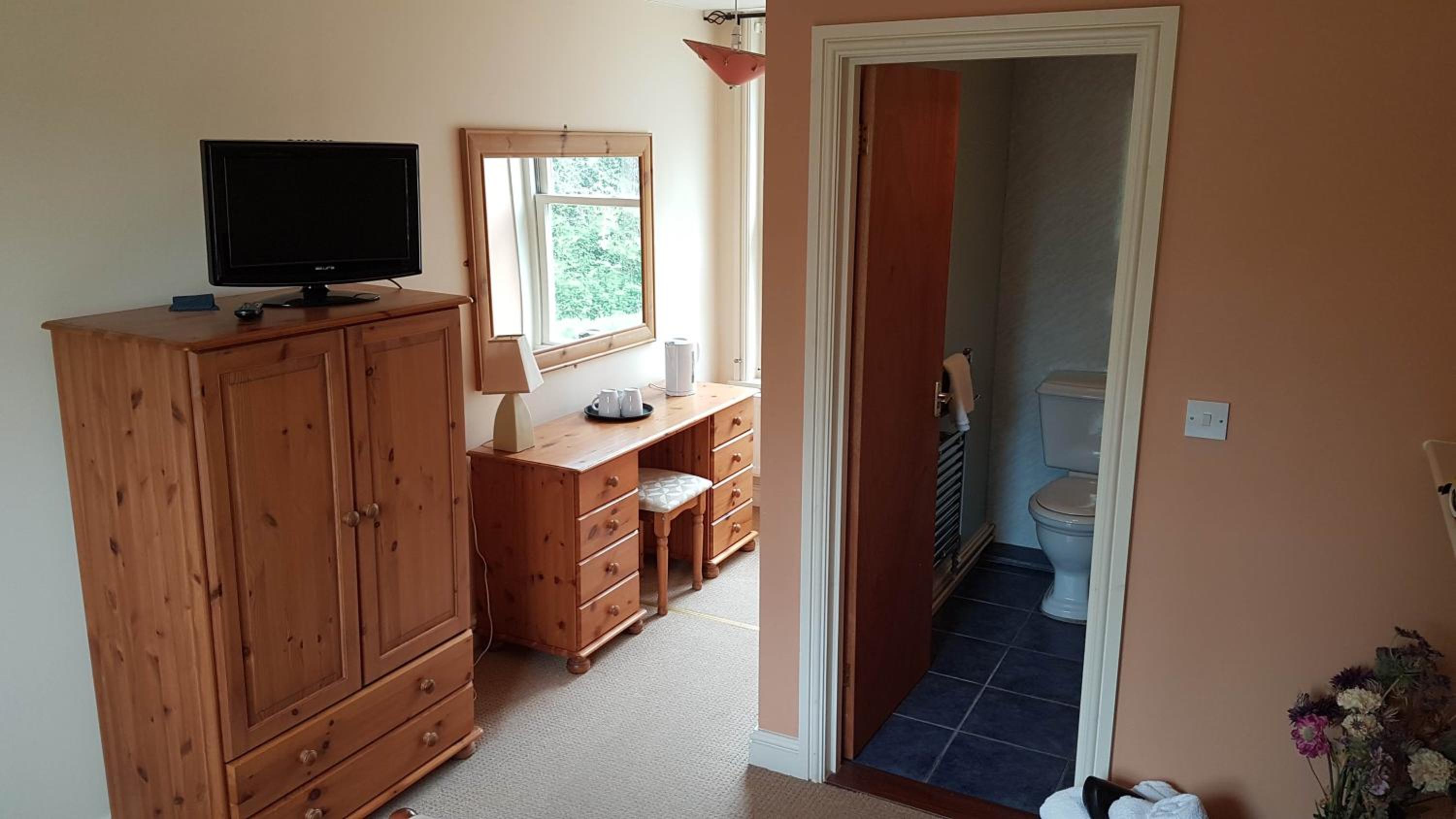 Double Room - Photo 5