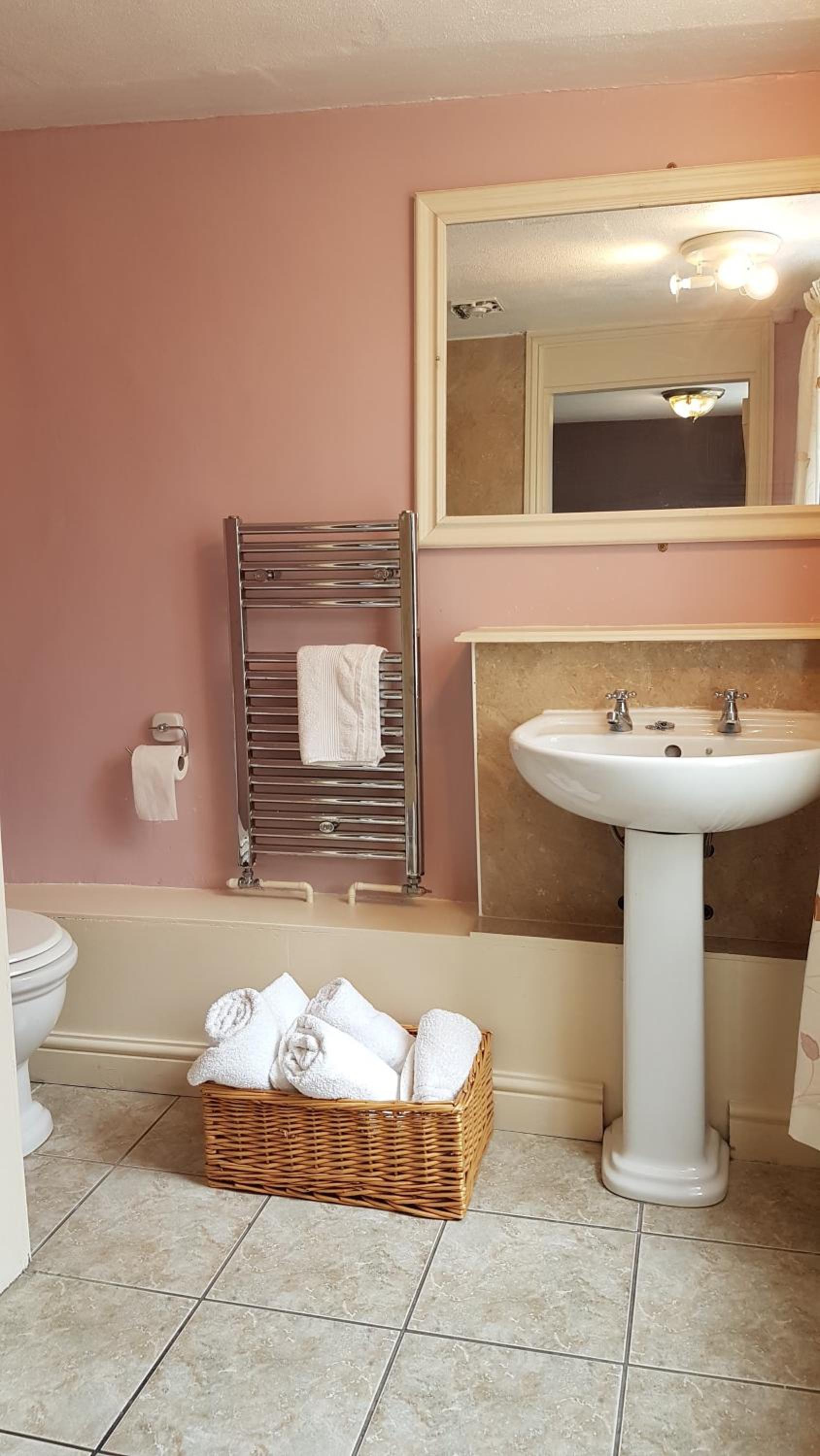 Double or Twin Room - Photo 5
