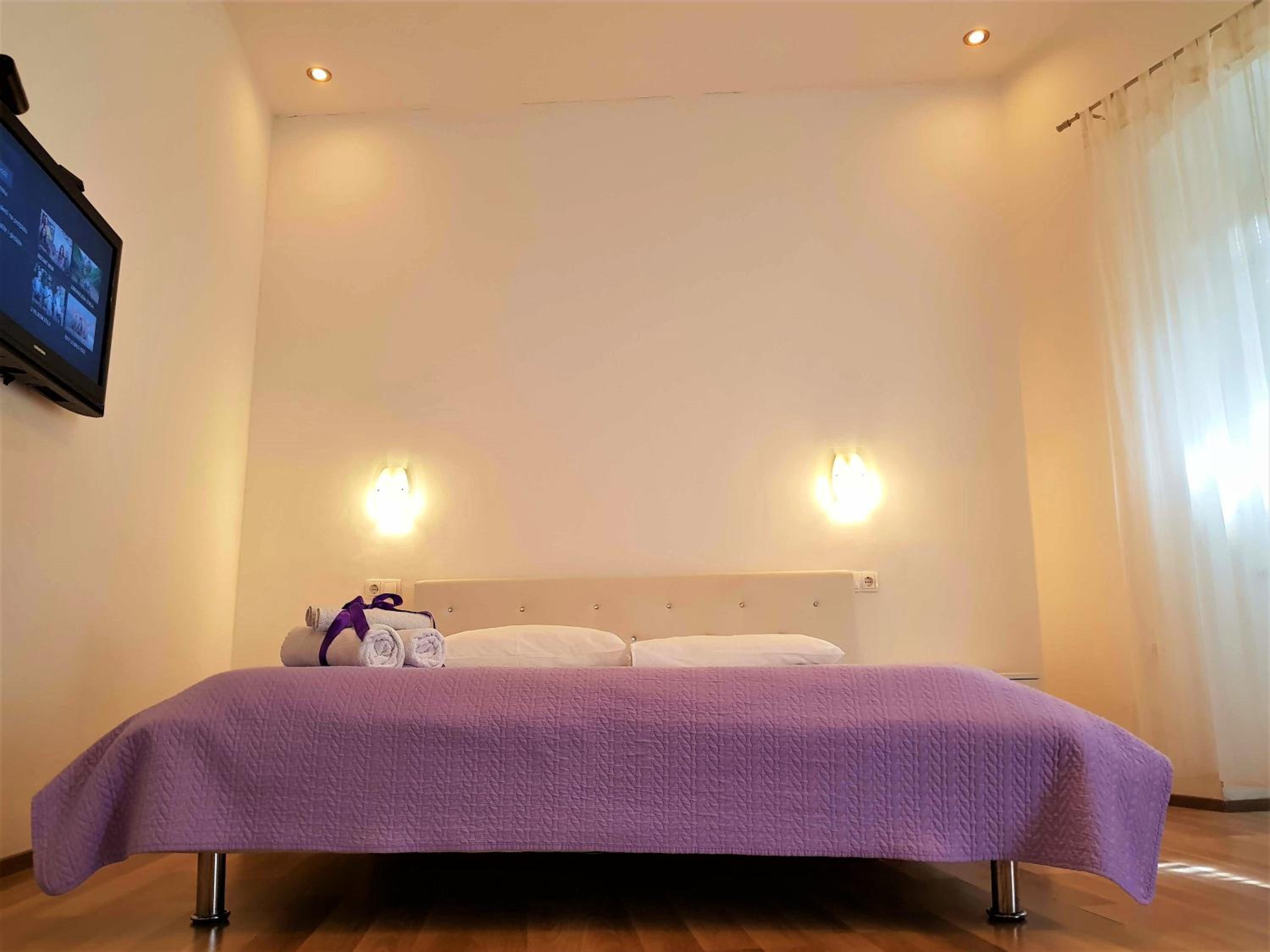 Standard Double Room - Photo 14