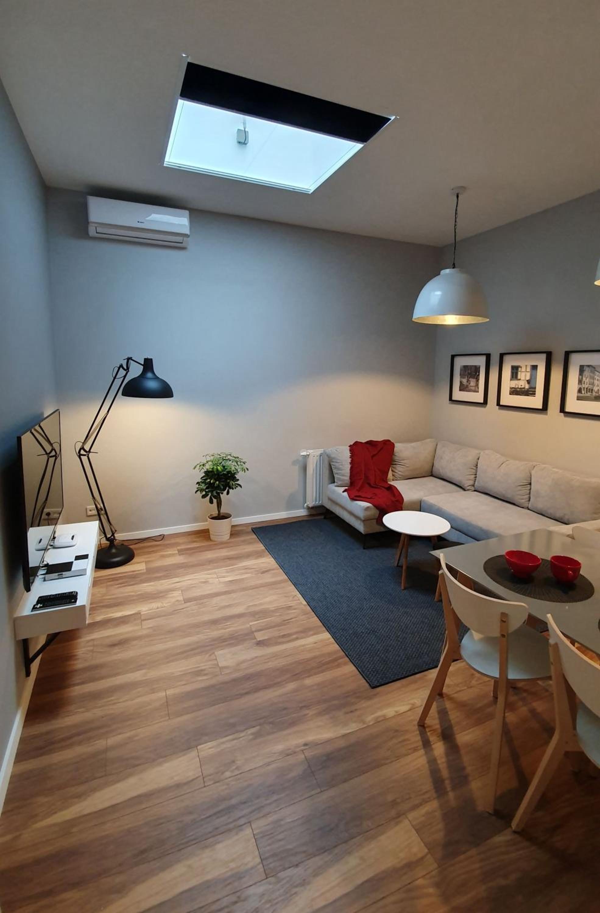 One-Bedroom Standard Apartment photo 3