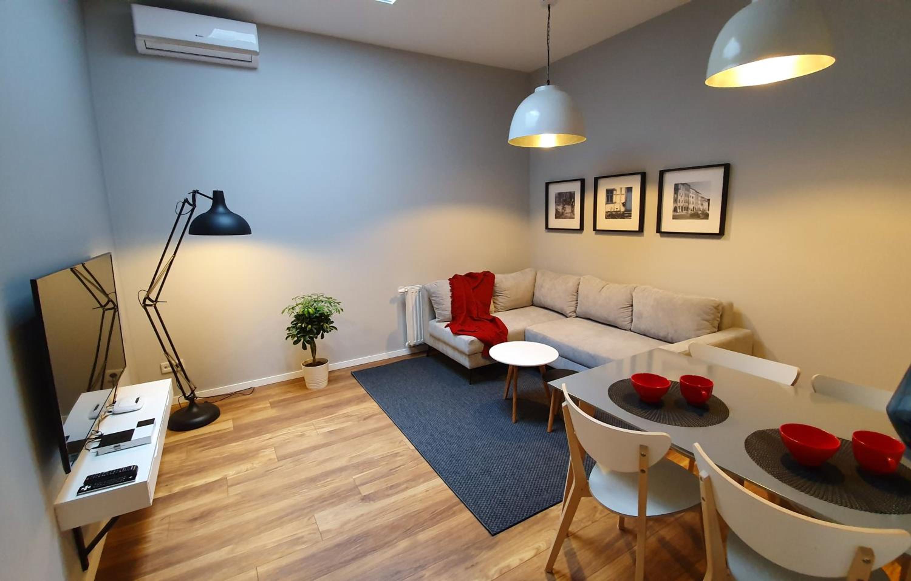One-Bedroom Standard Apartment photo 1