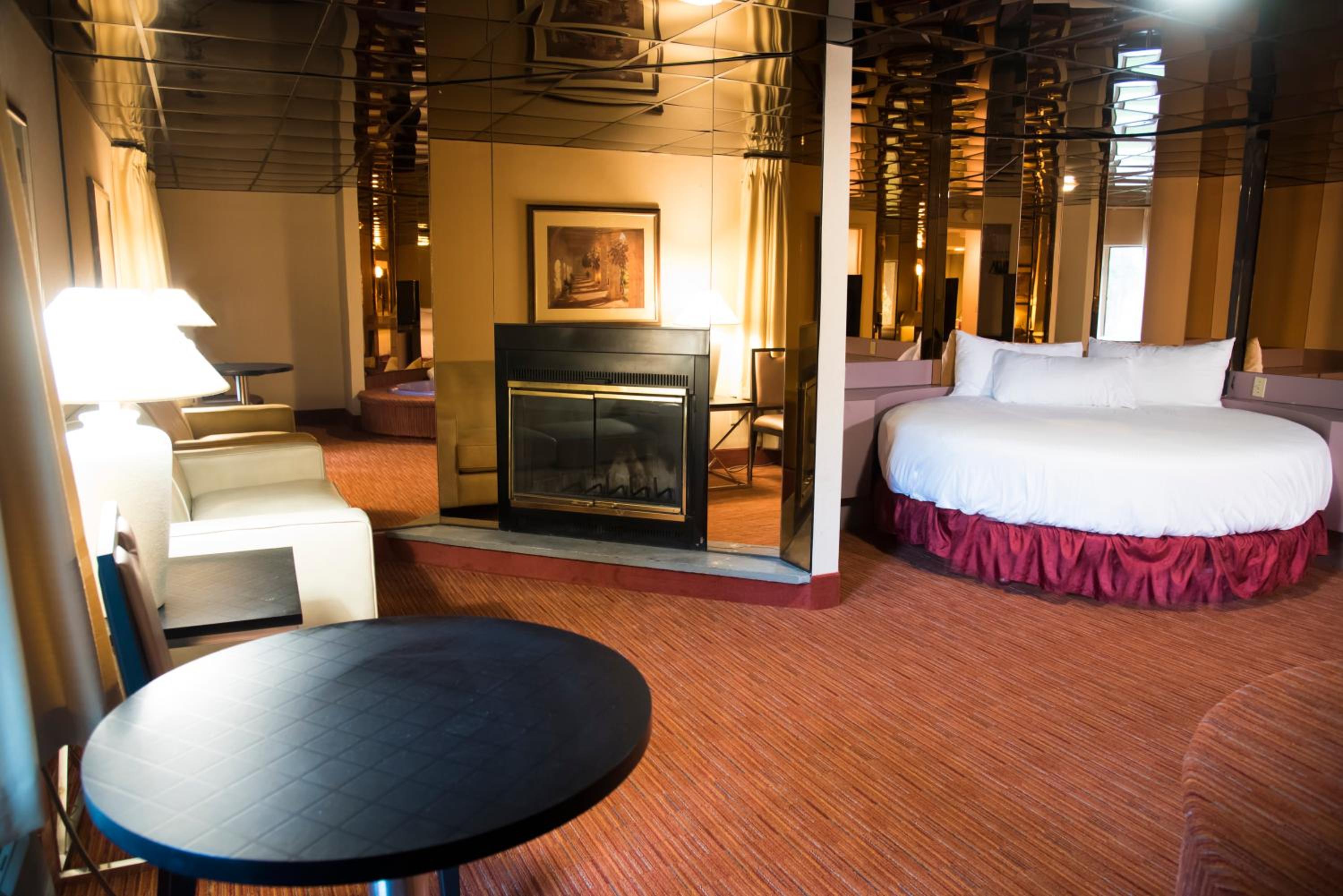 Cupid's Suite - Photo 1