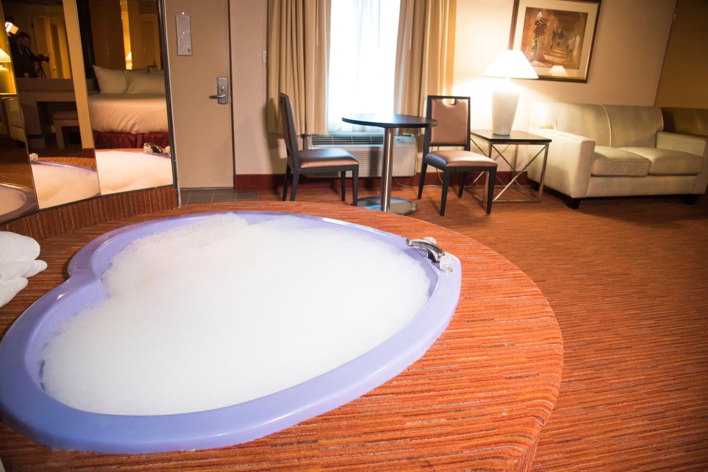 Cupid's Suite - Photo 5