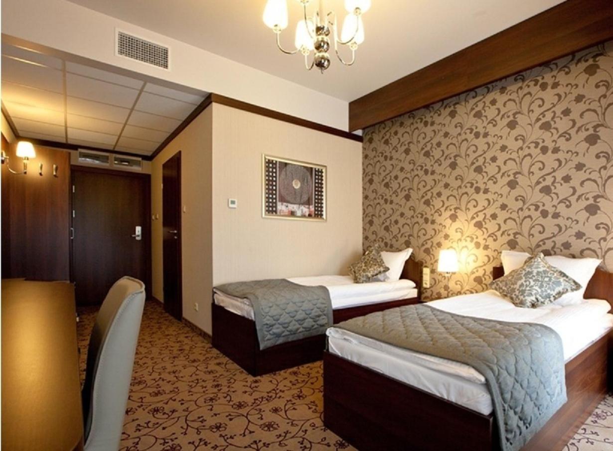 Double or Twin Room - Photo 4