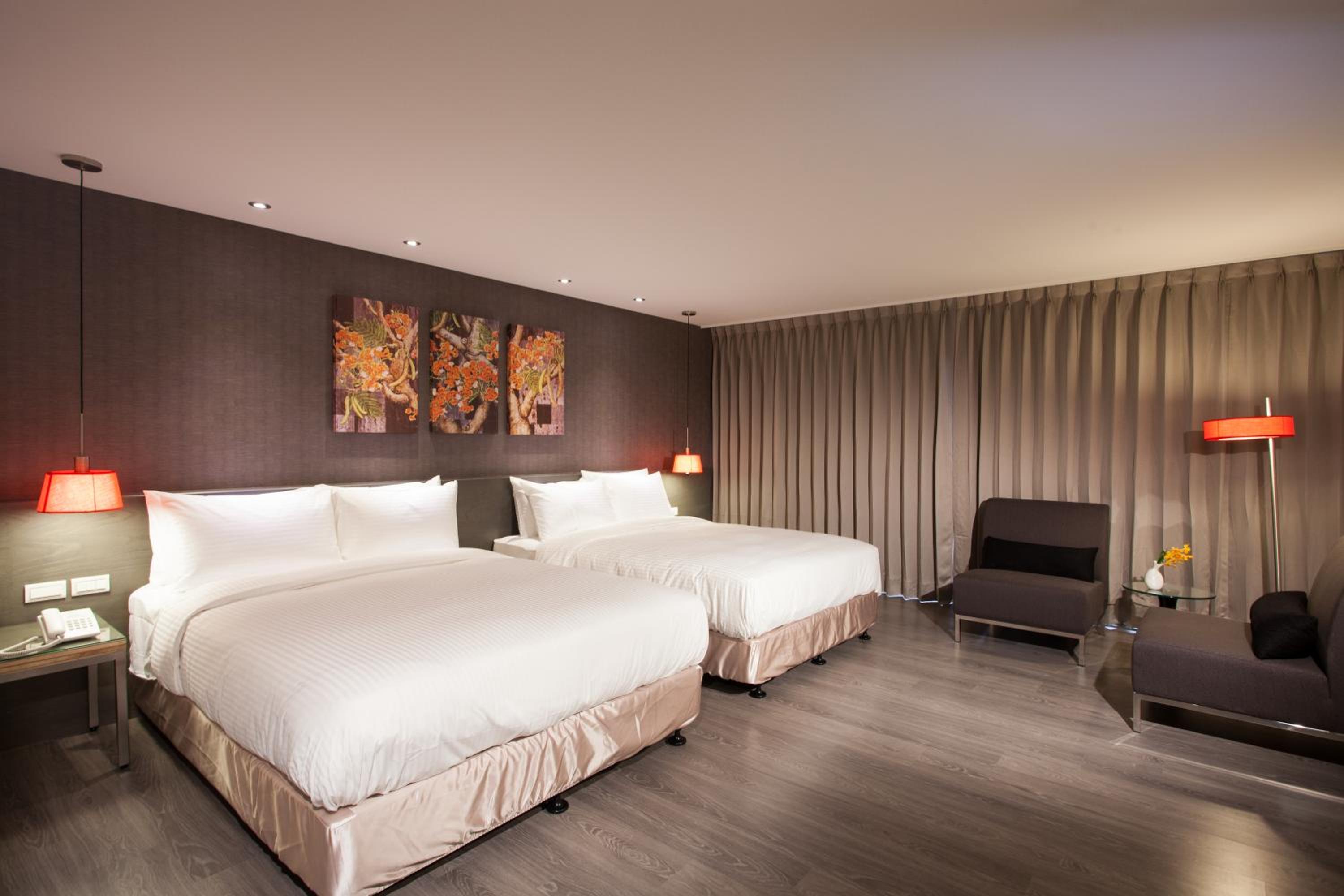 Deluxe Family Room