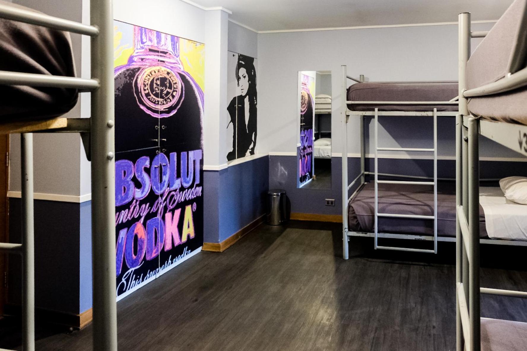 Bed in 6-Bed Mixed Dormitory Room photo 1