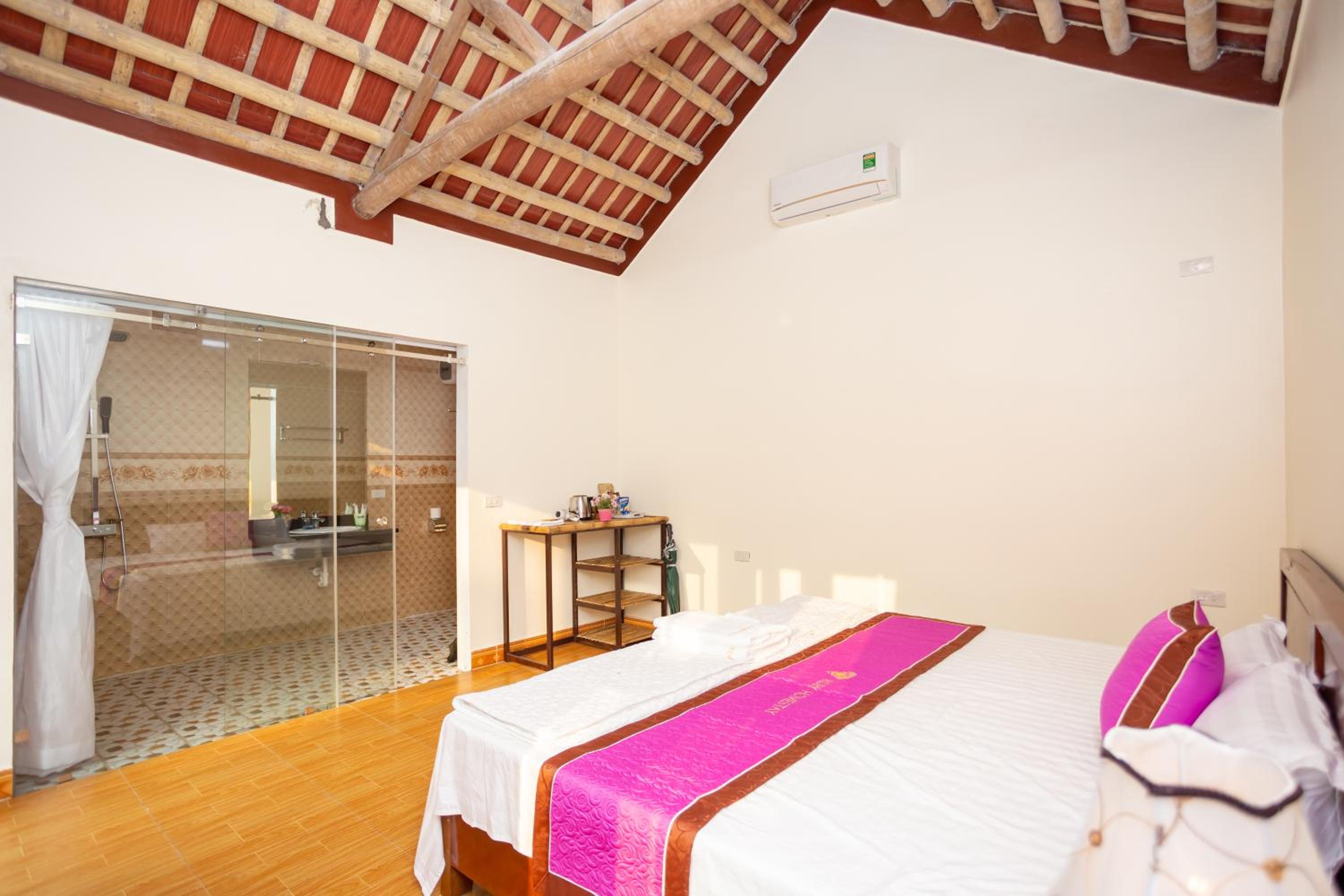 Double Room with Mountain View - Photo 13