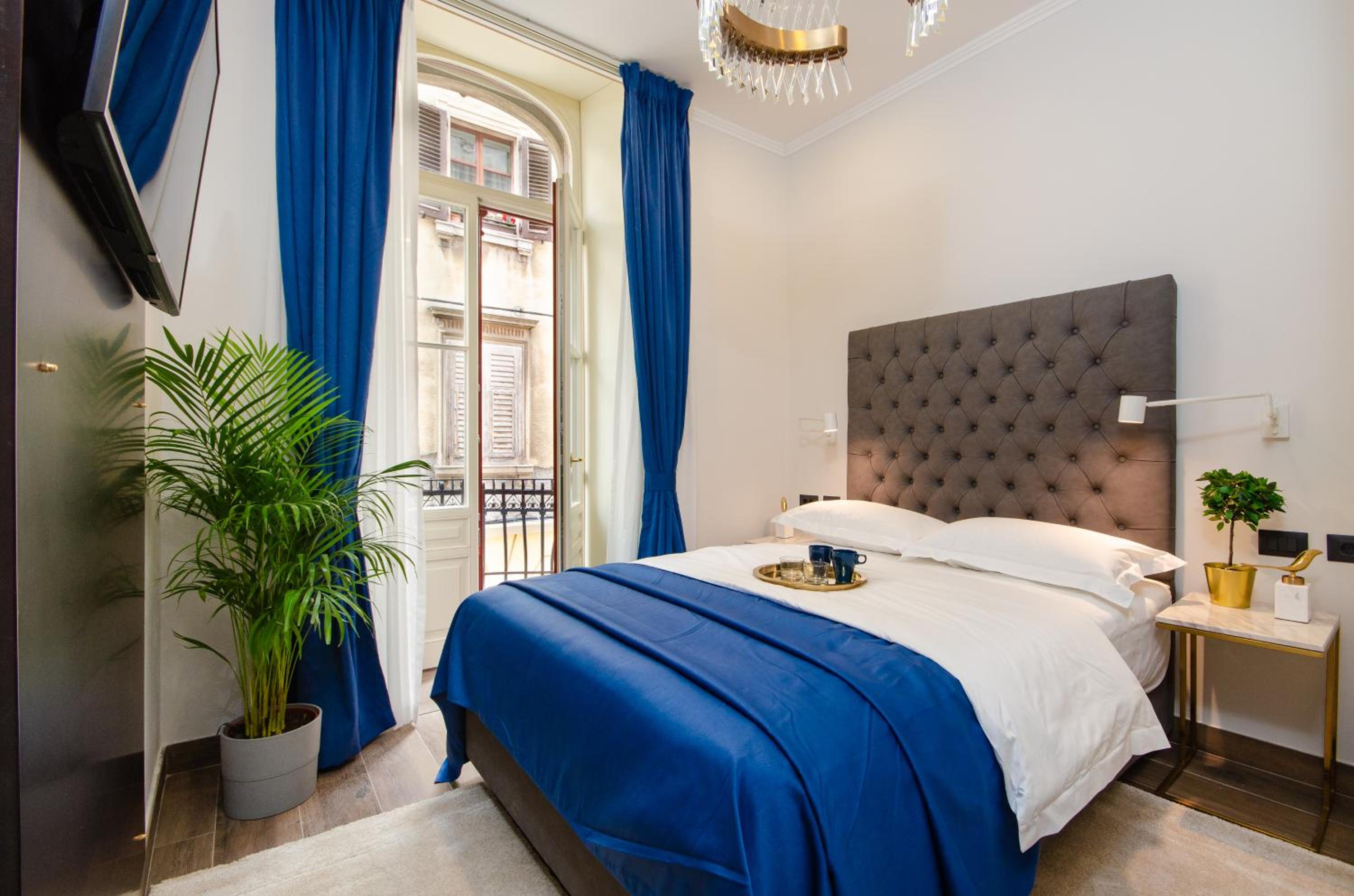 Double Room with Balcony - Photo 1