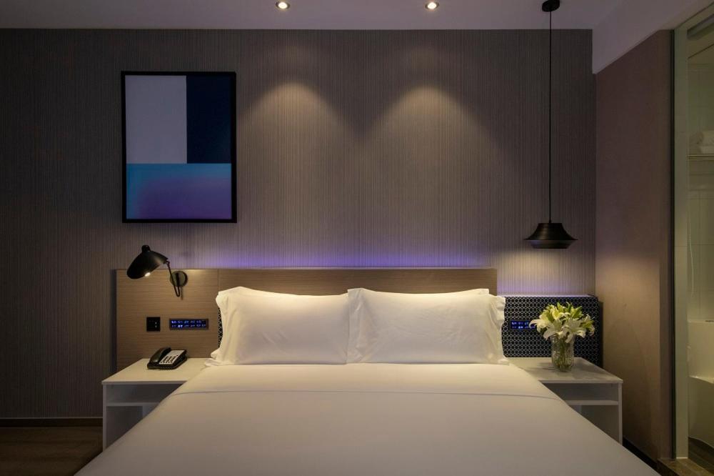  Superior Queen Room A