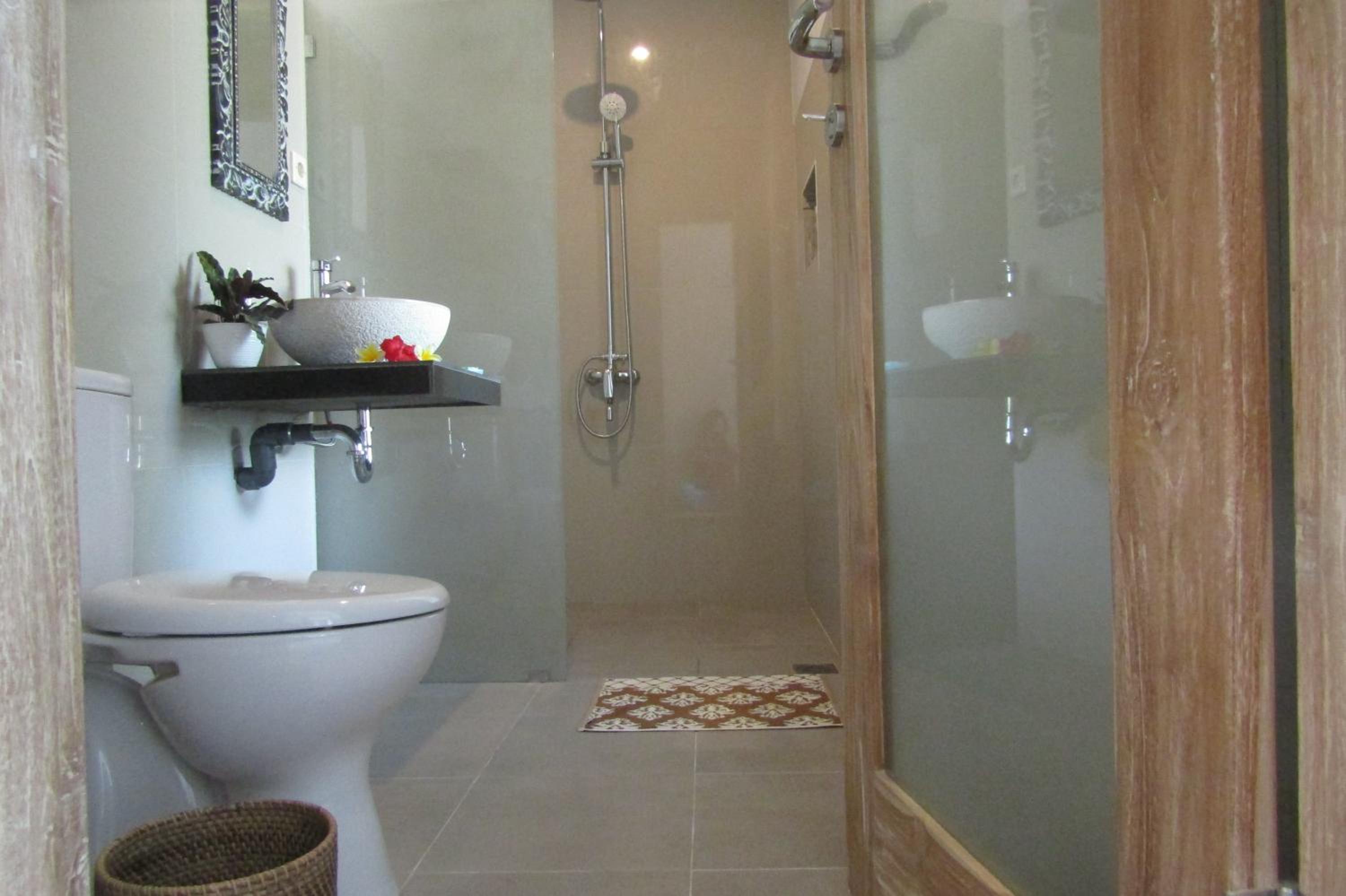 Deluxe Queen Suite - Photo 7