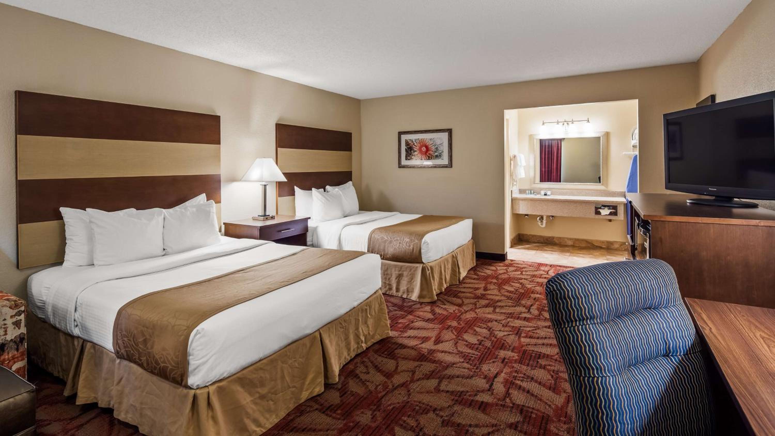 Large Queen Room with Two Queen Beds - Non-Smoking