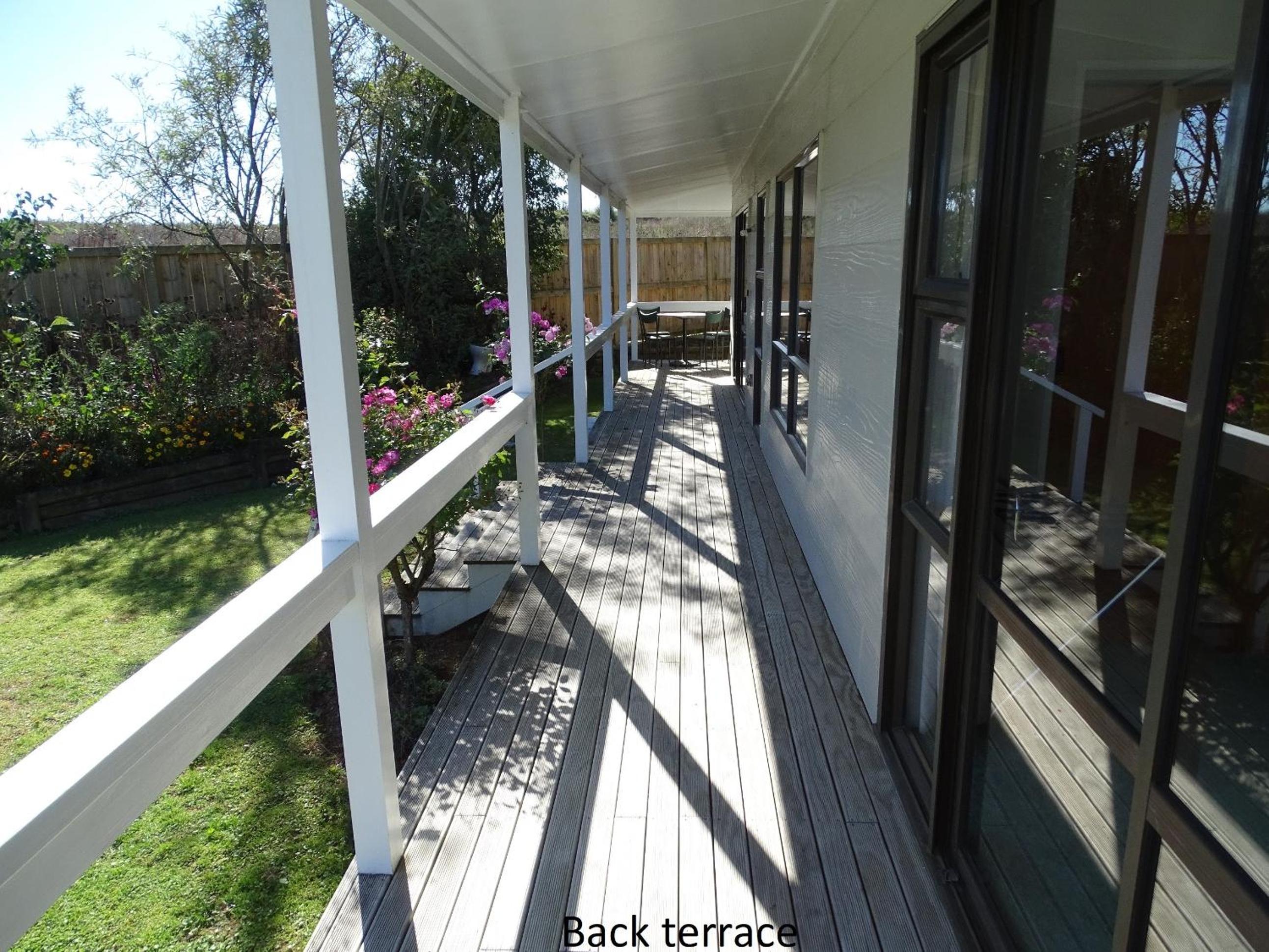 Three-Bedroom Villa - Photo 3