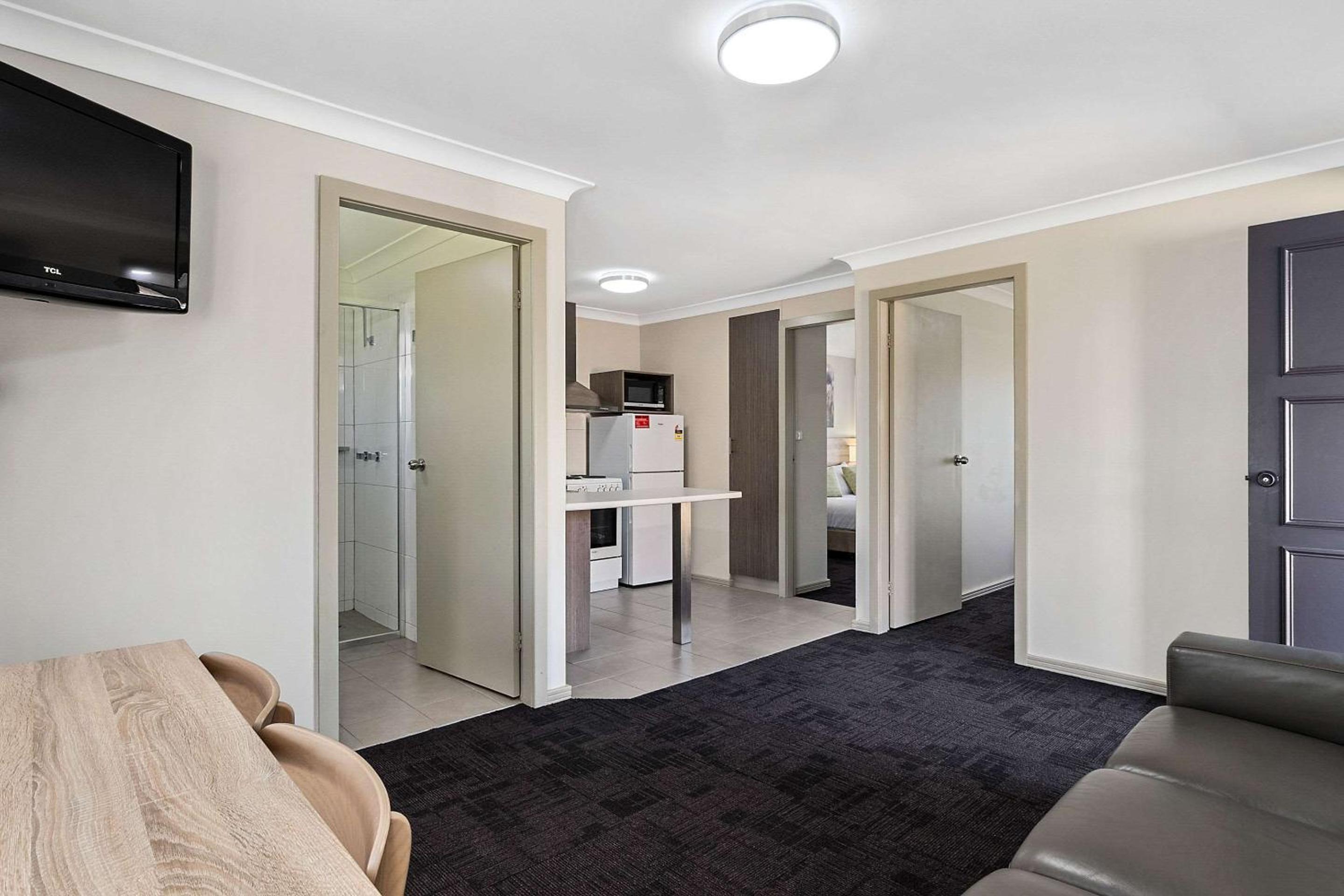 Two-Bedroom Apartment - Non Smoking - Photo 4