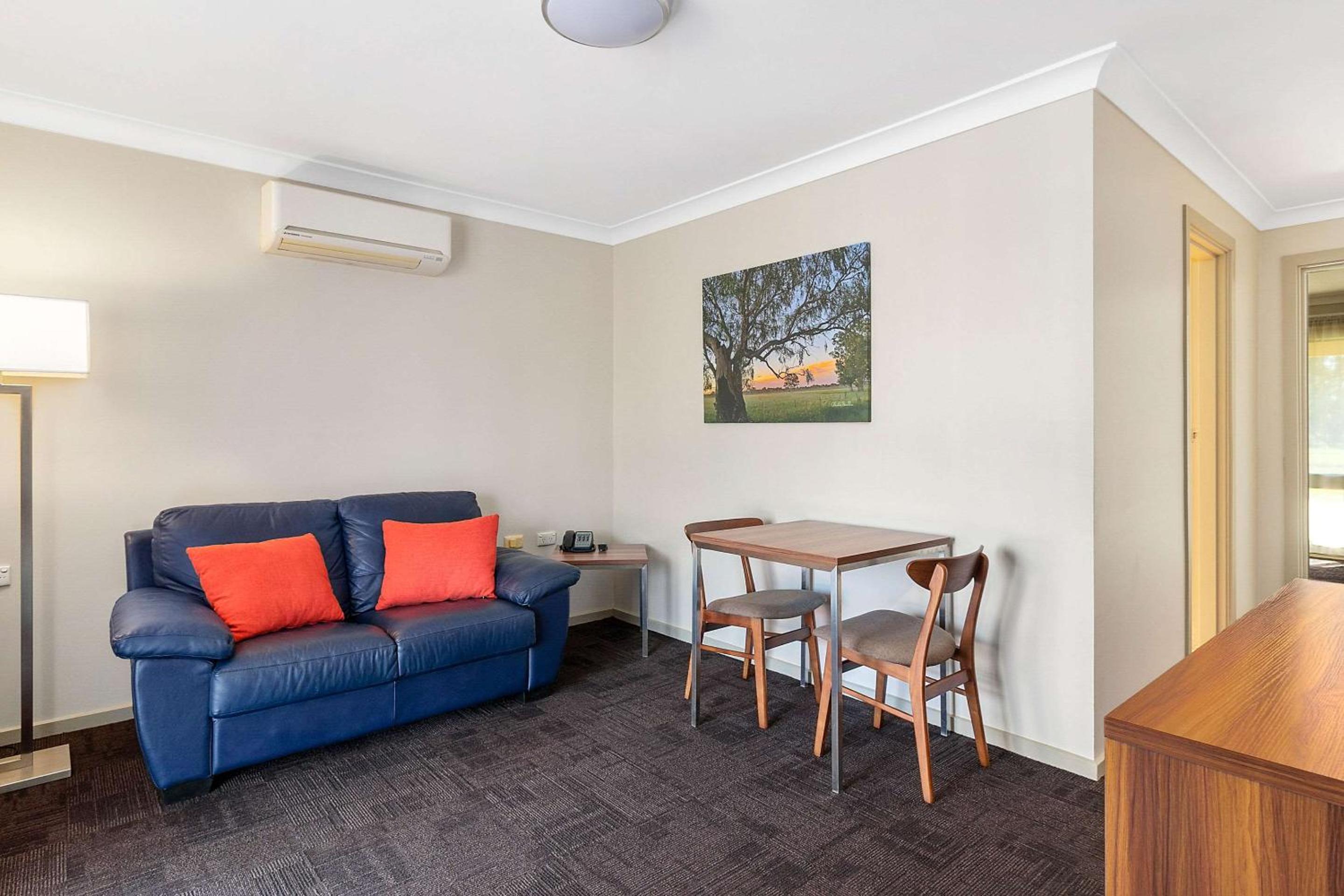 Executive King Suite - Non Smoking - Photo 4