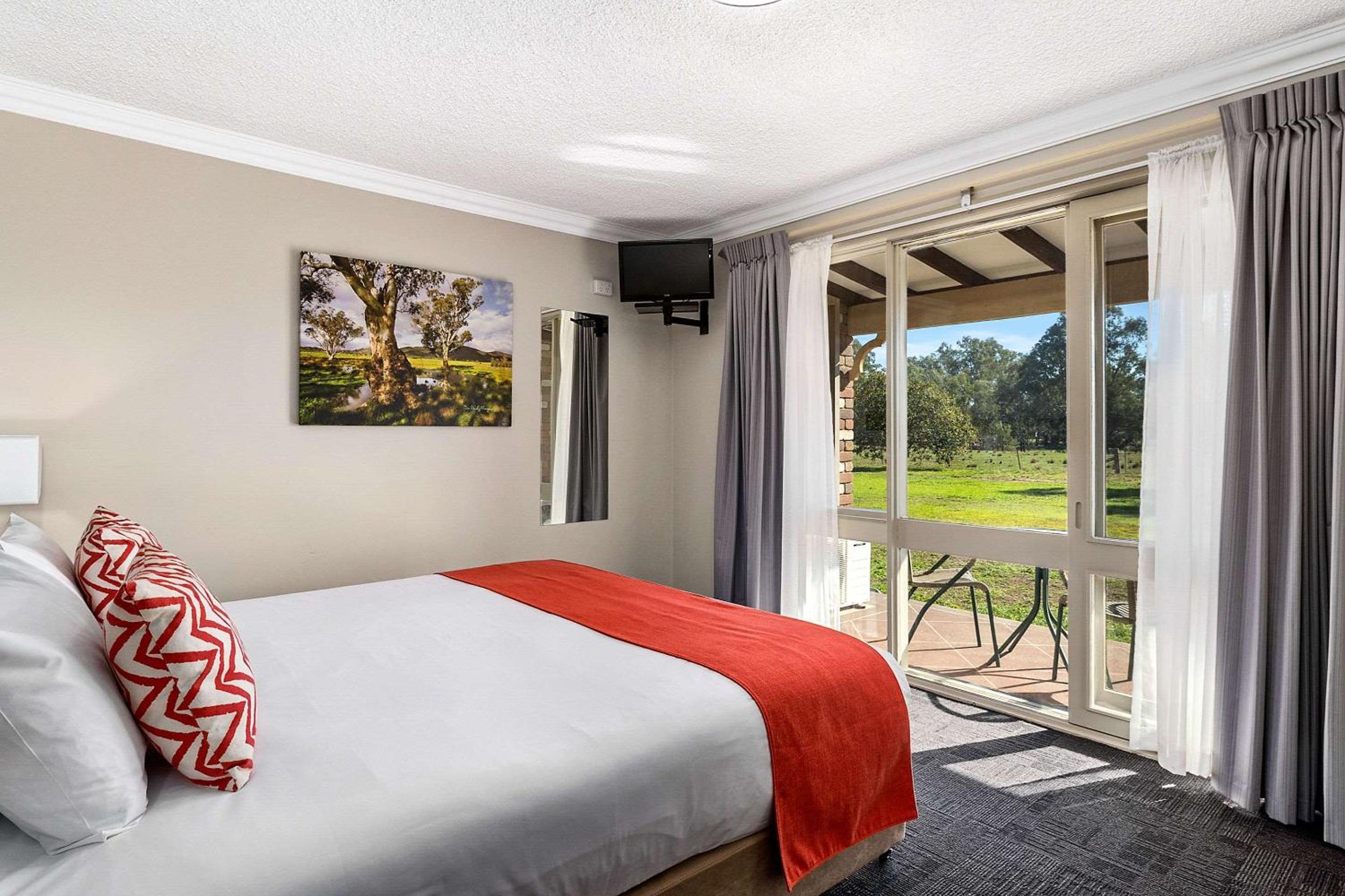 Executive King Suite - Non Smoking - Photo 5