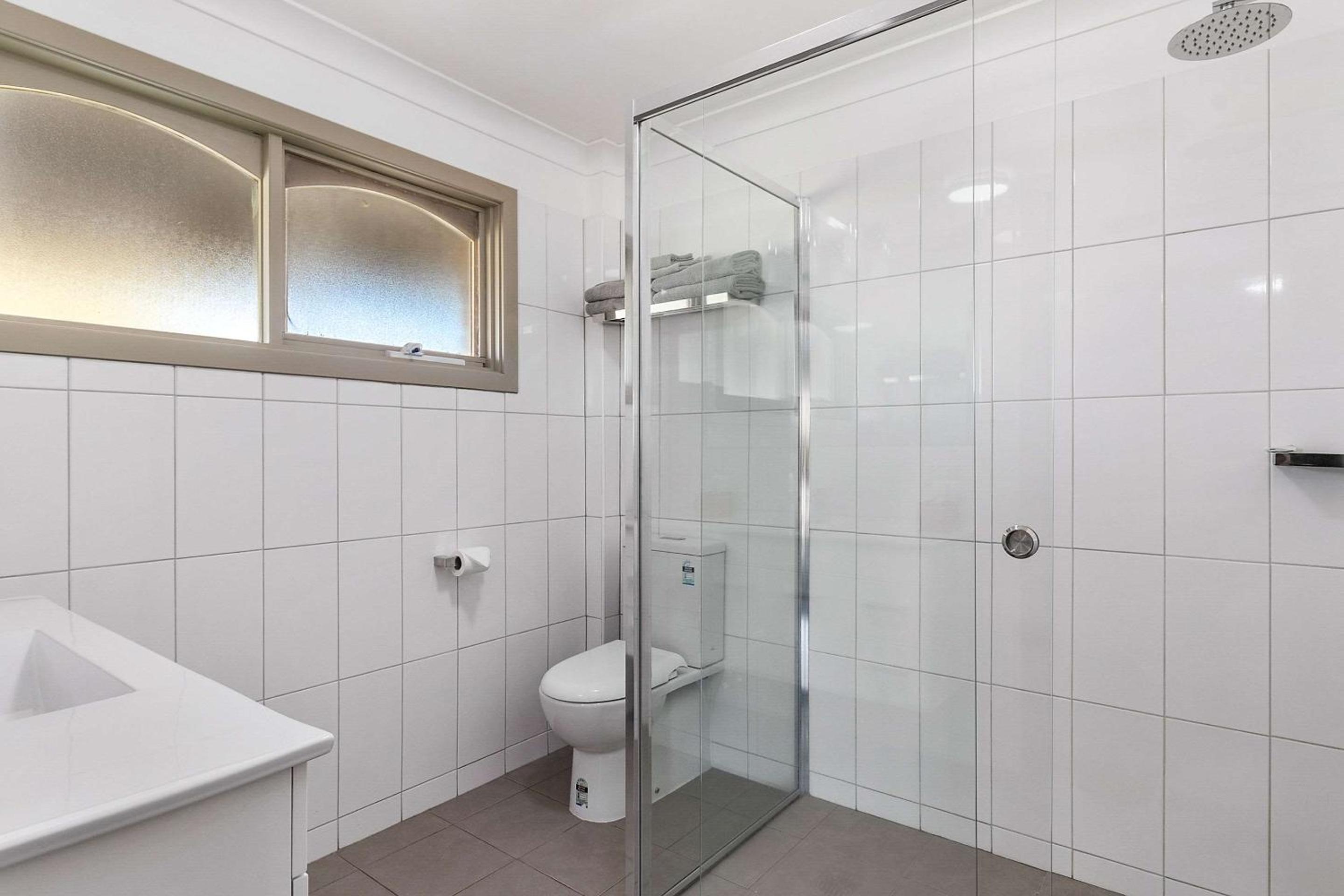 Two-Bedroom Apartment - Non Smoking - Photo 6