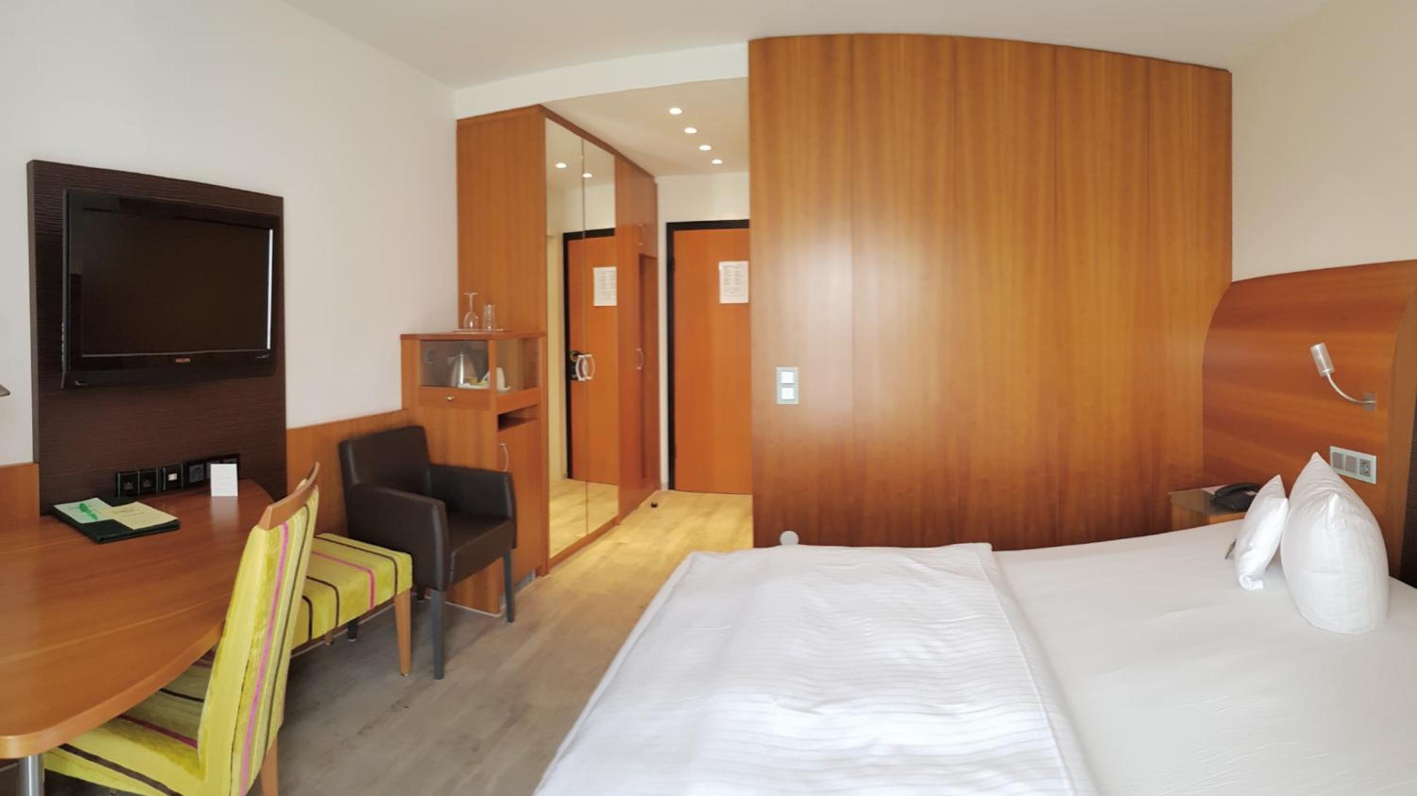Comfort Room - Photo 2