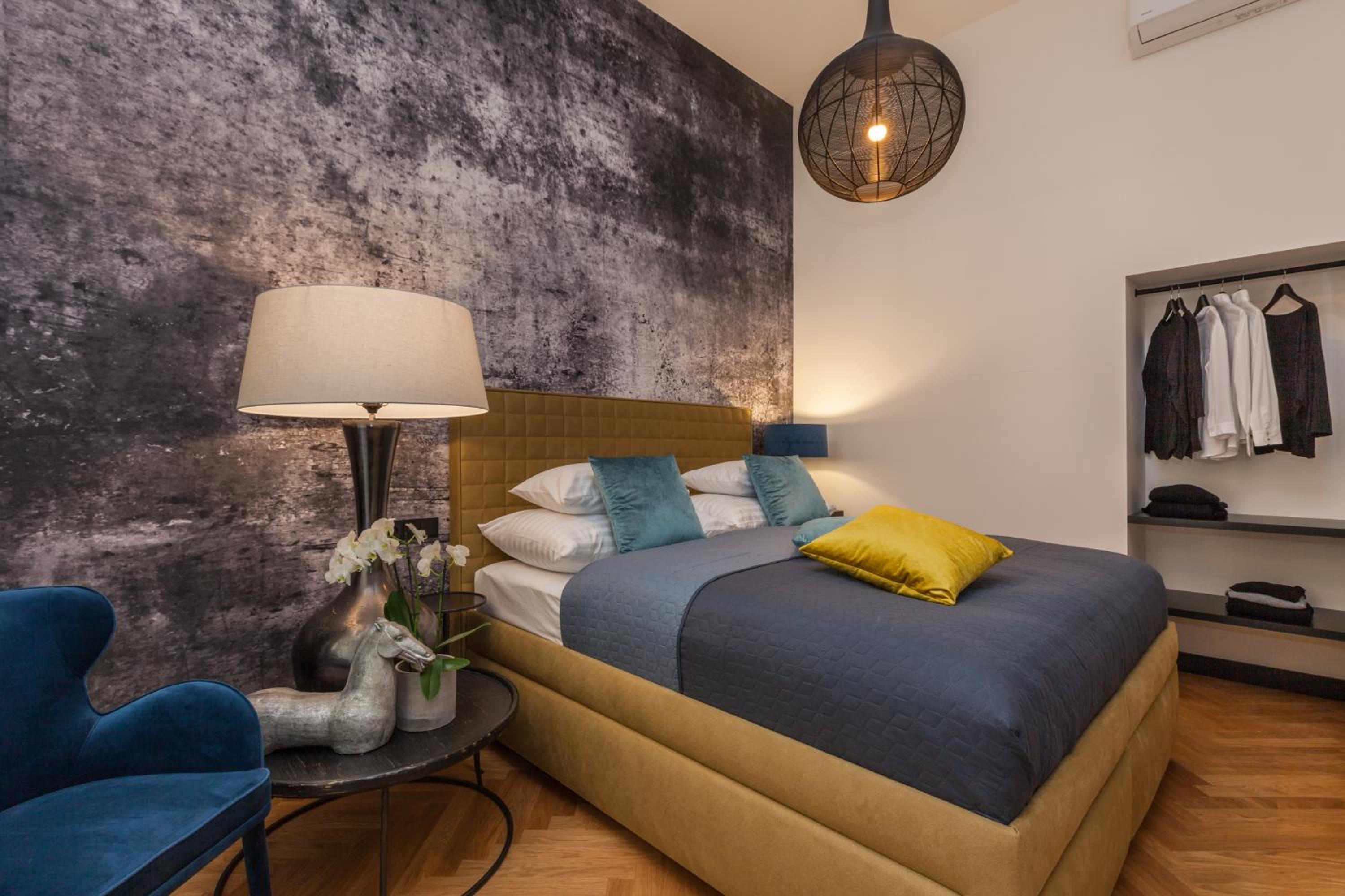 Large Double Room - Annex