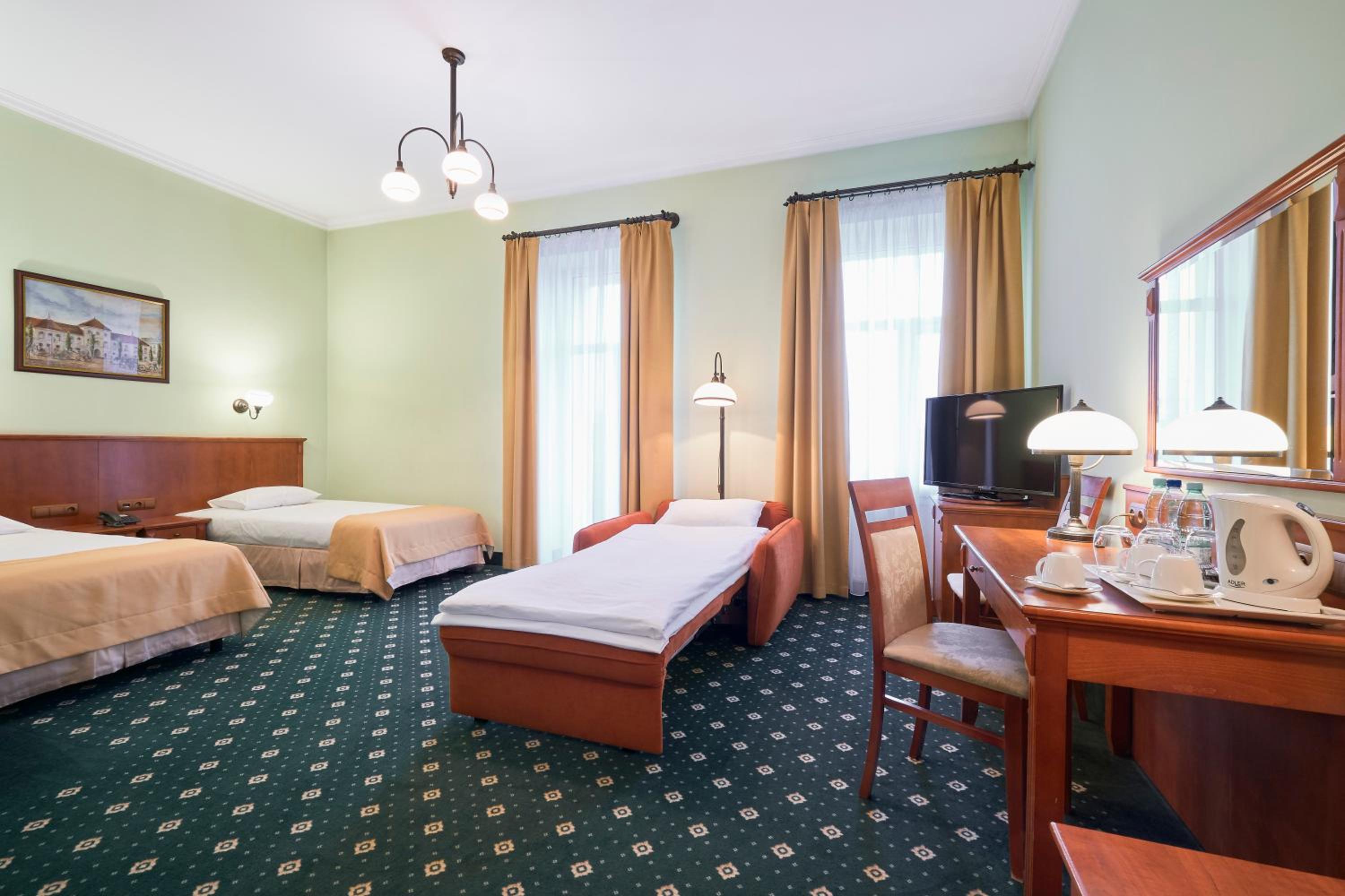 Premium Twin Room - Photo 3