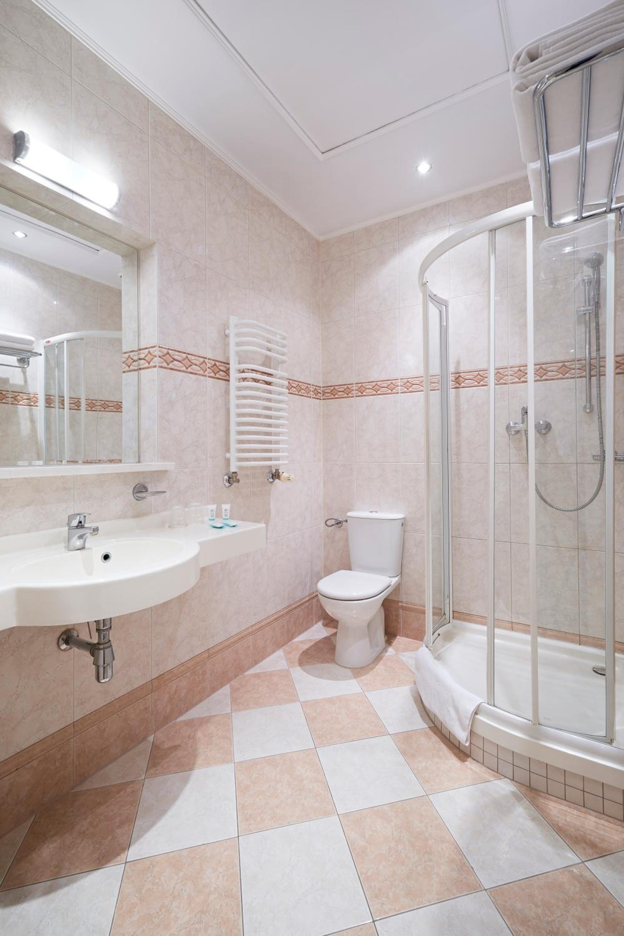 Premium Twin Room - Photo 4