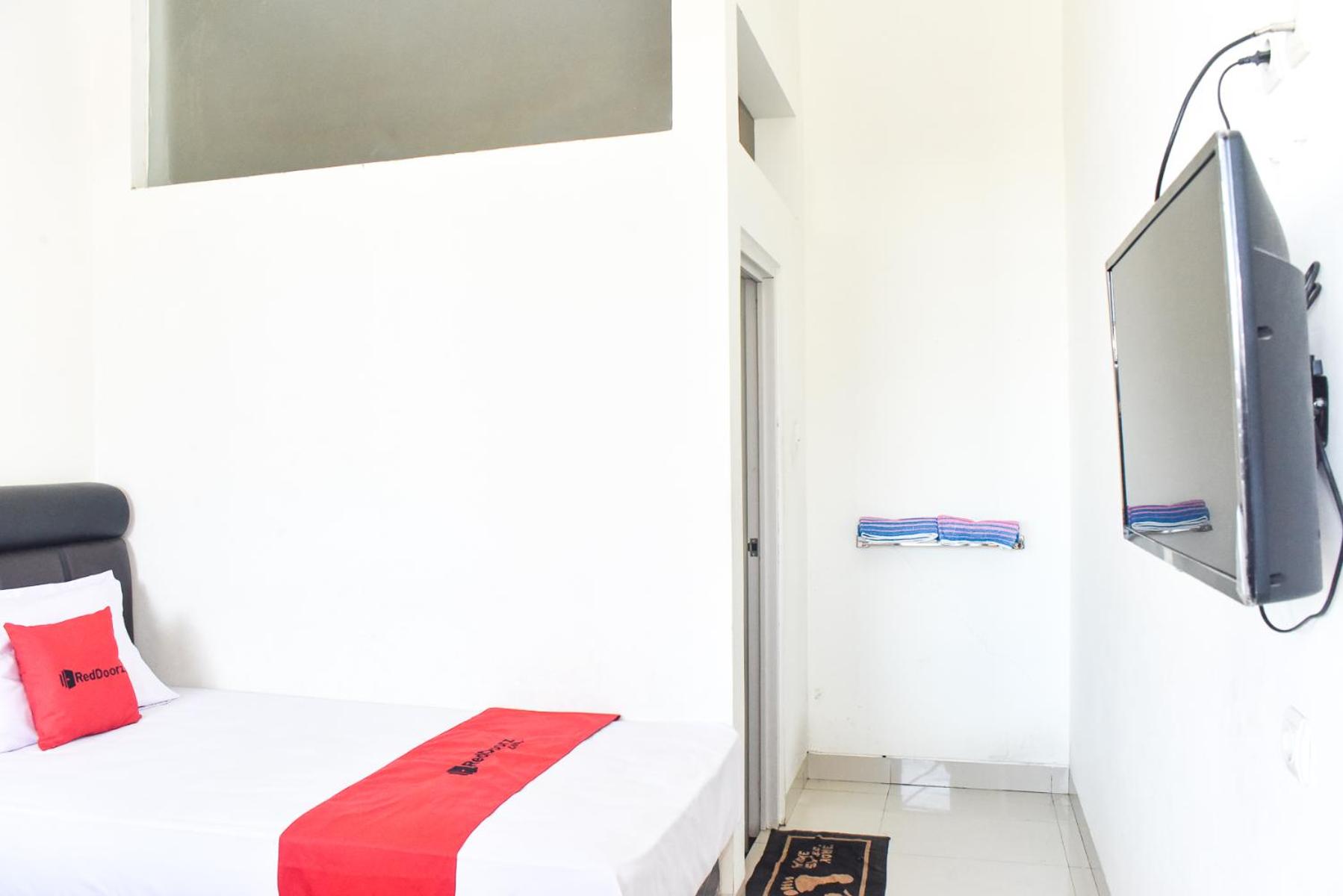 Twin Room - Photo 8