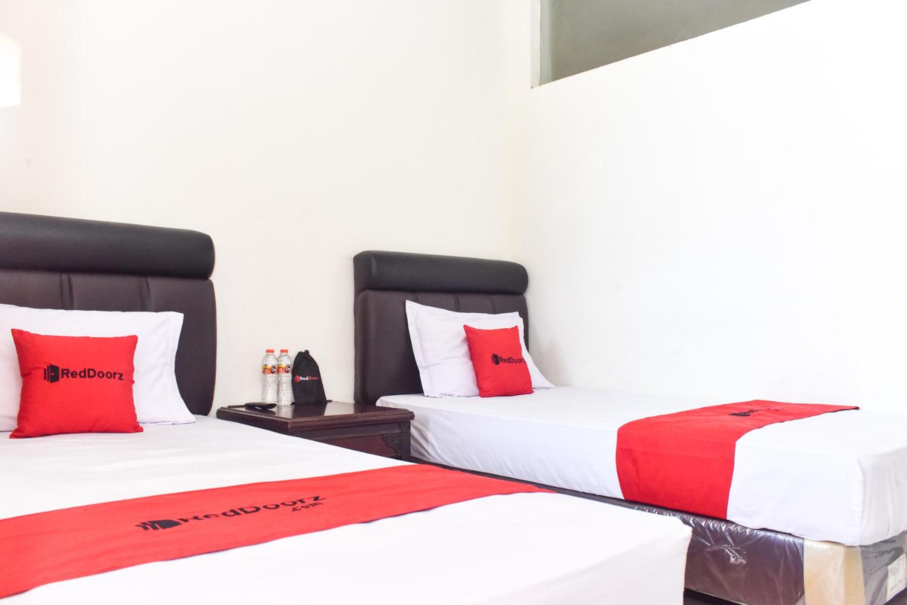 Twin Room - Photo 11