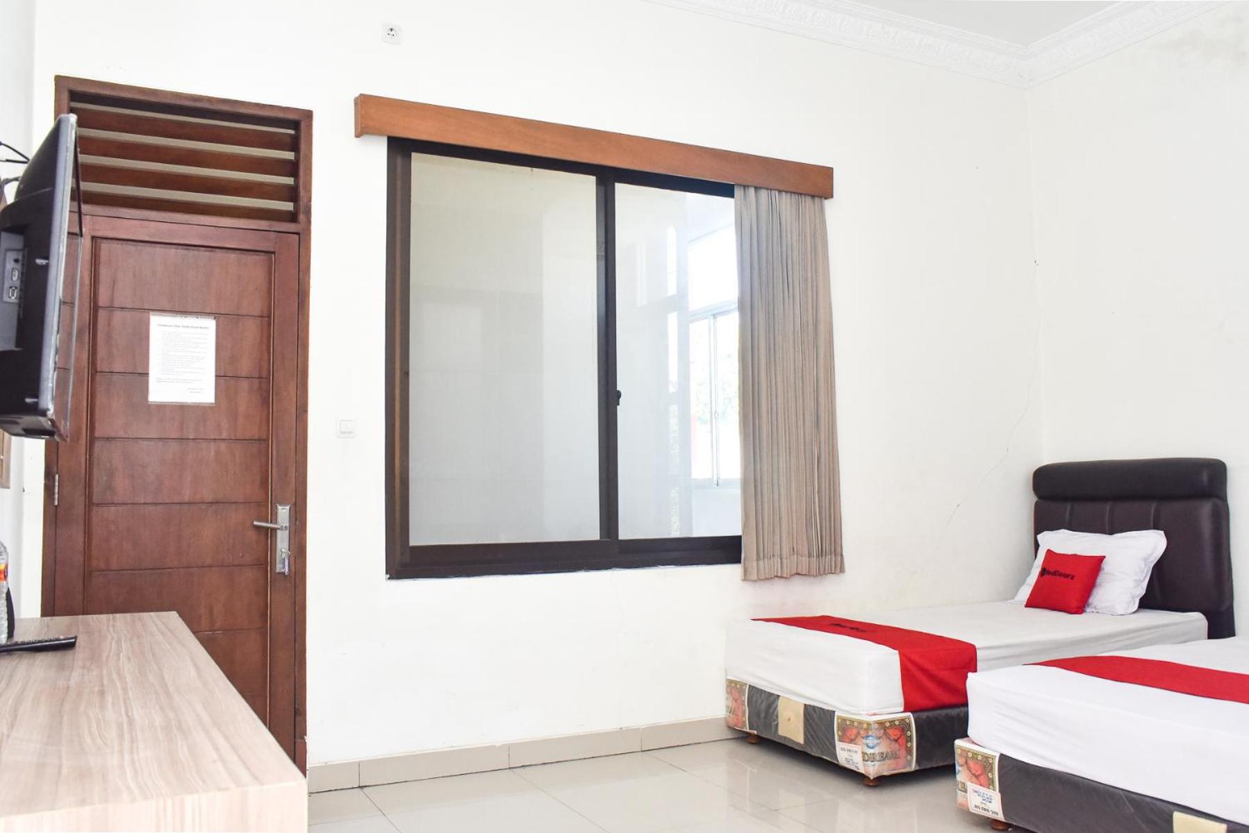 Twin Room - Photo 6