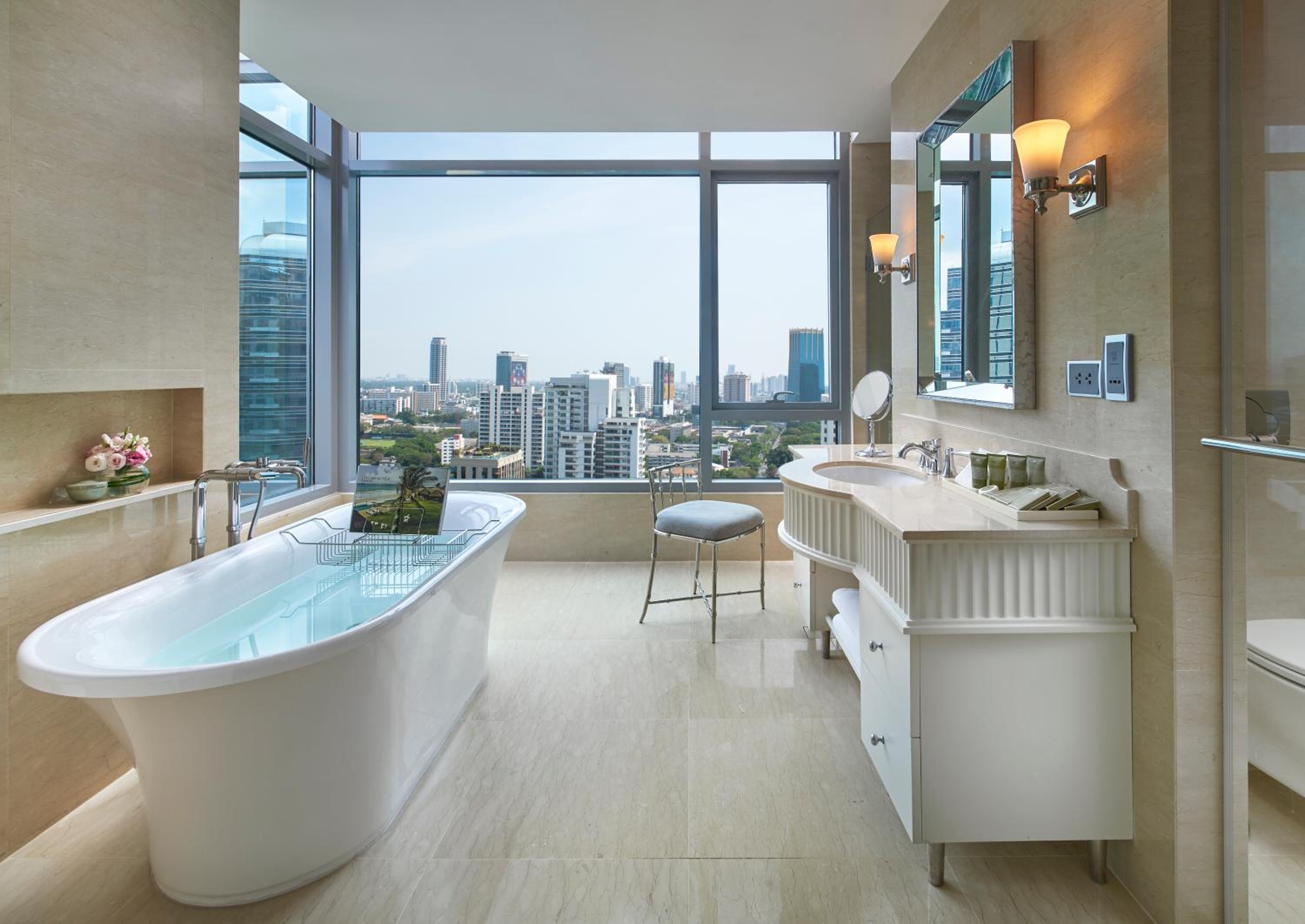 Two-Bedroom Suite King and Twin photo 2