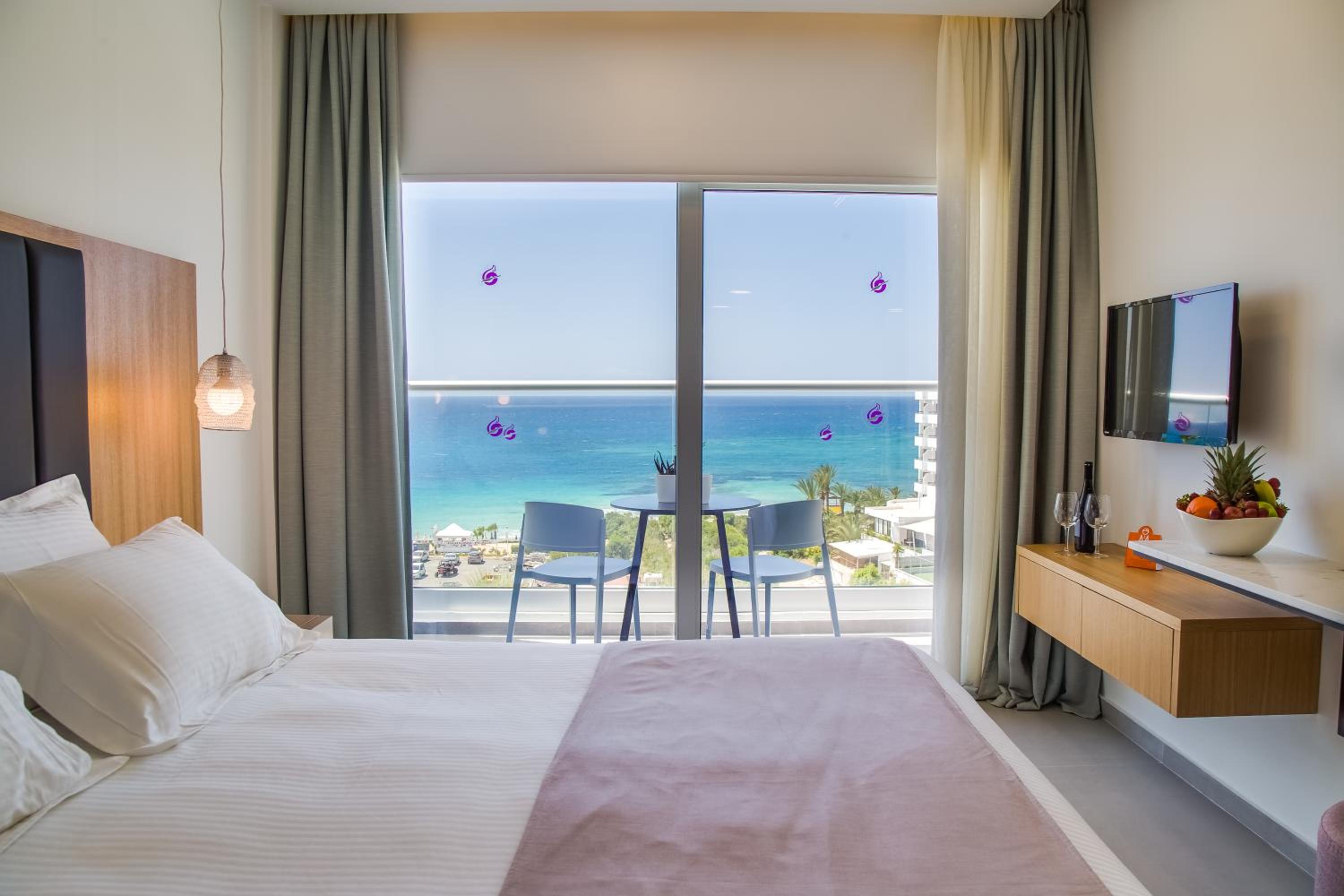 Double/Twin Room with Sea View - Photo 14