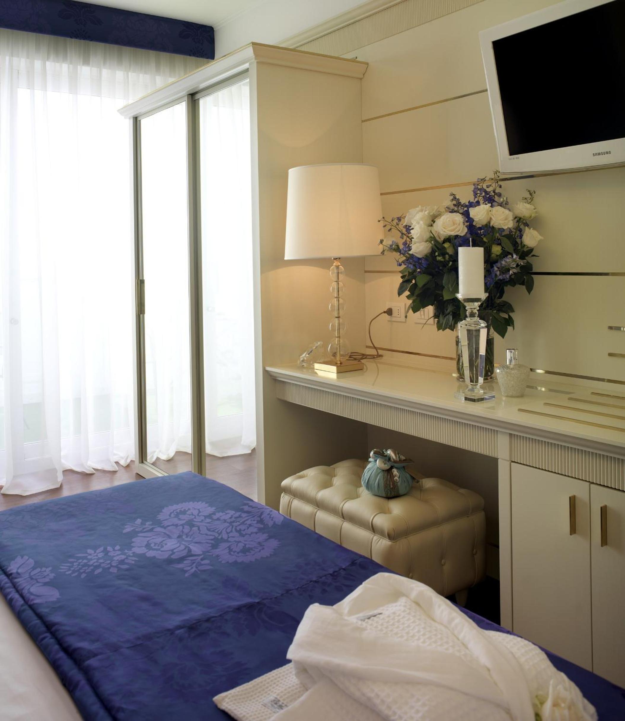 King Room with Sea View - Photo 5