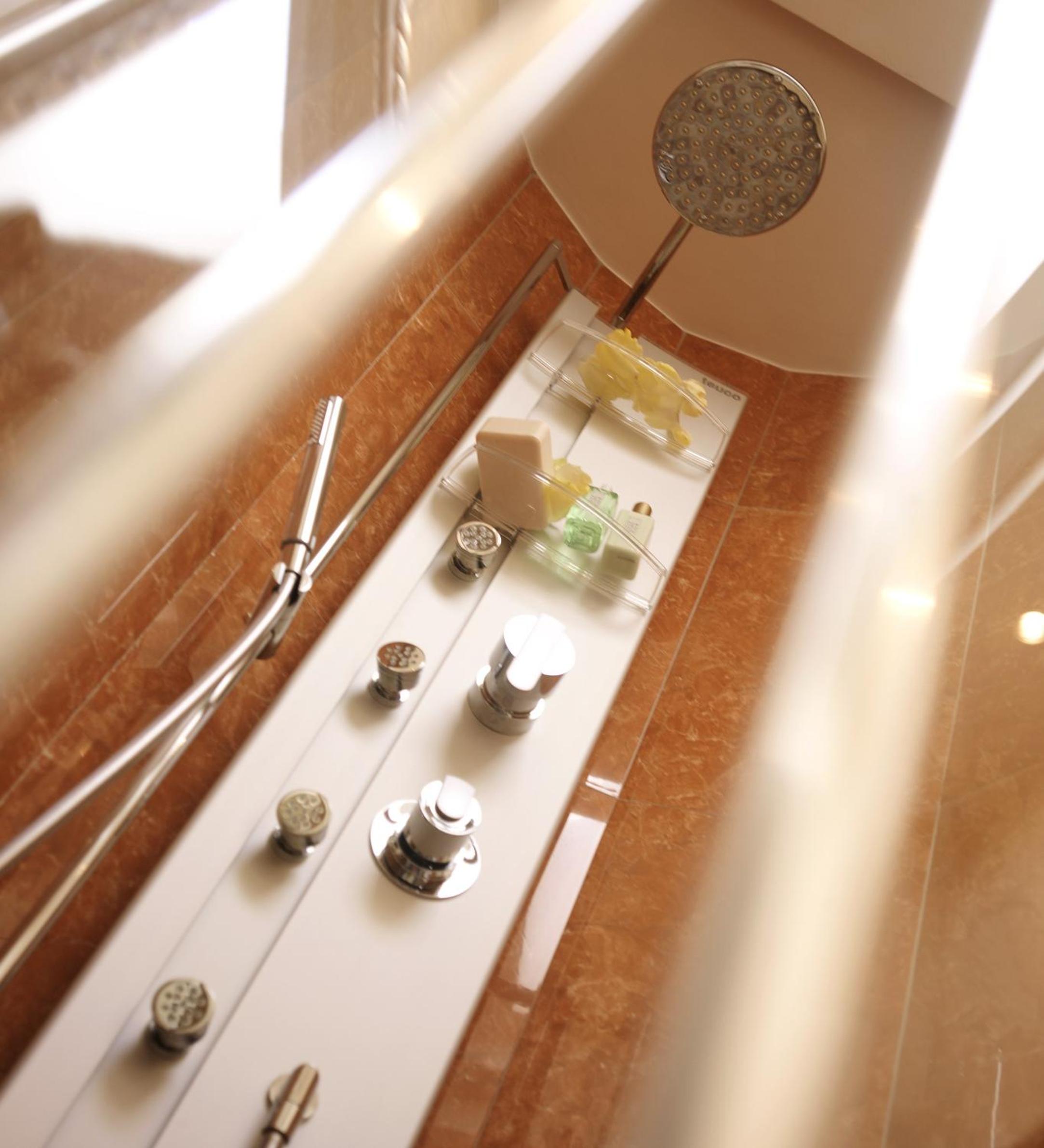 King Room with Sea View - Photo 12