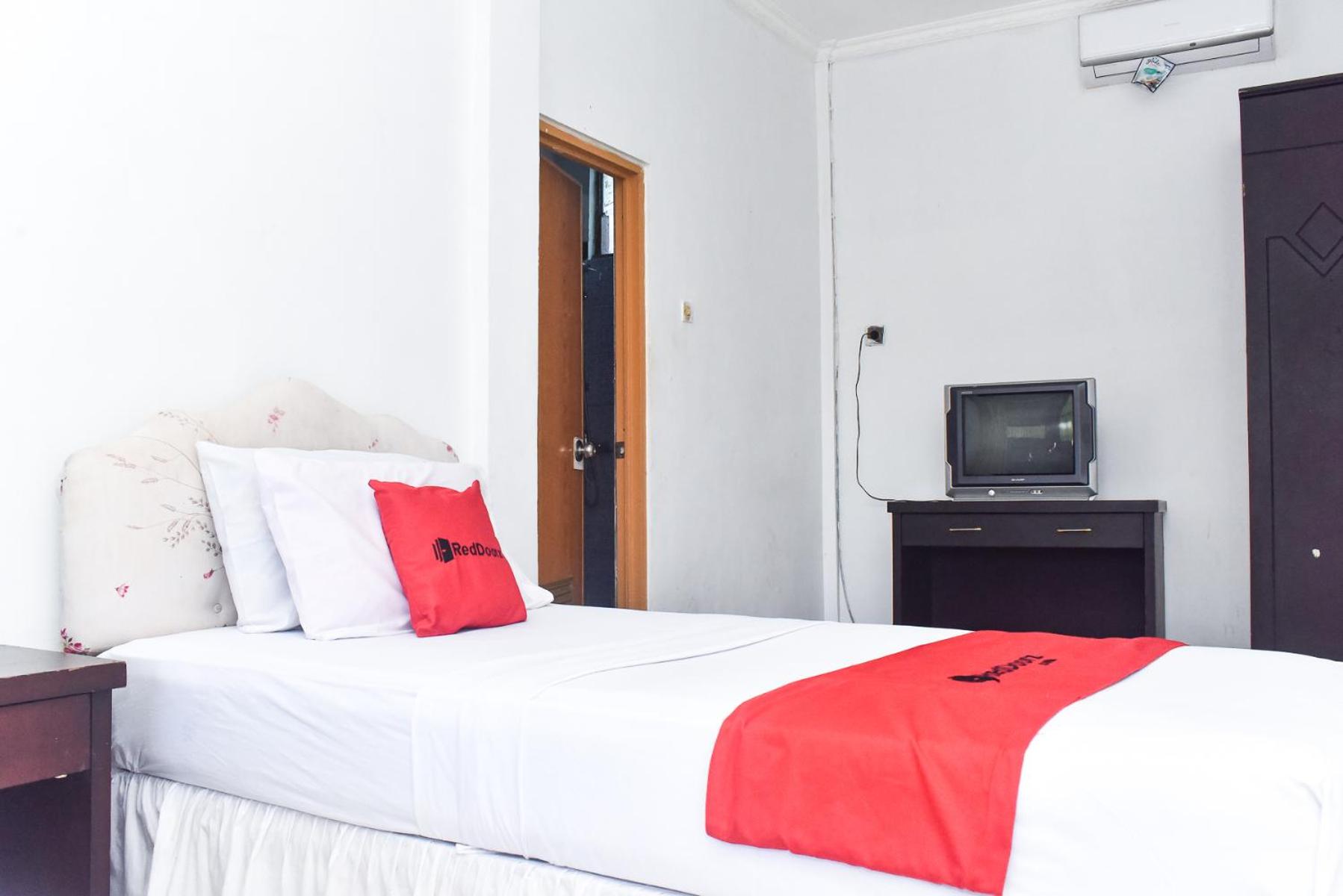 Twin Room - Photo 3