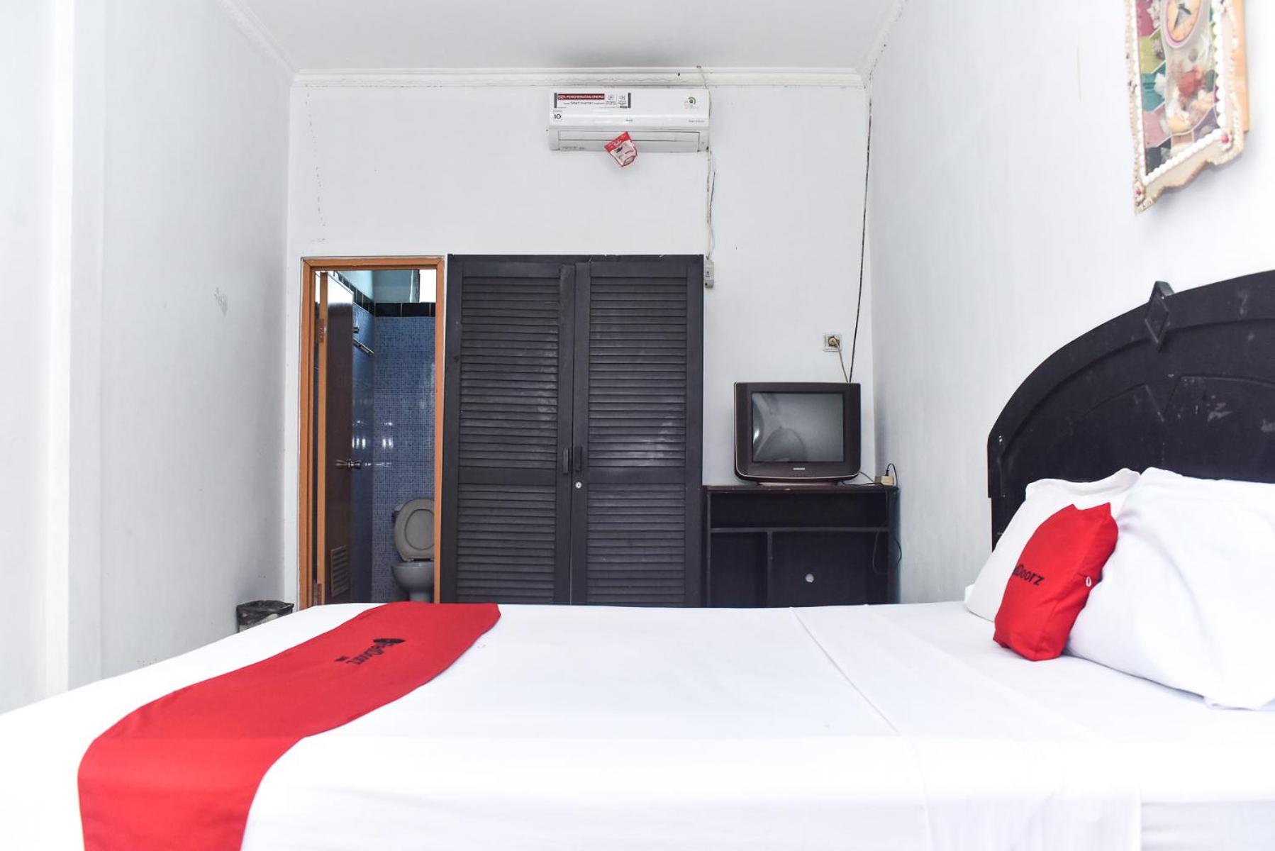 Deluxe Room - Photo 4