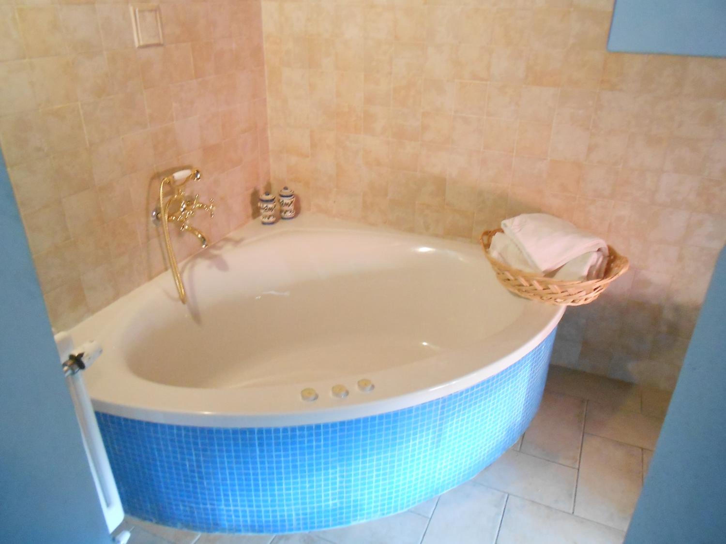 Double Room - Photo 19