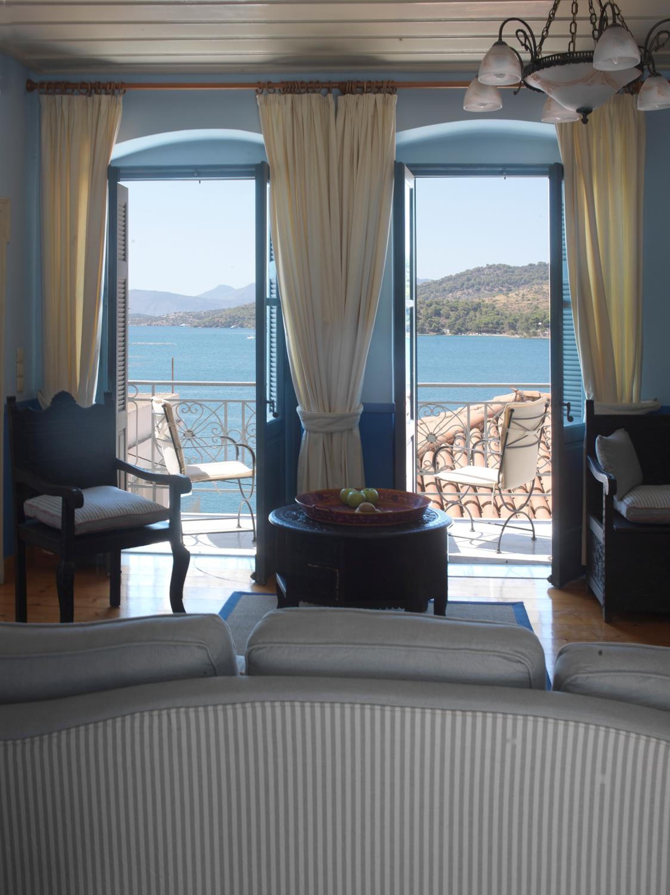 Apartment with Sea View - Photo 7