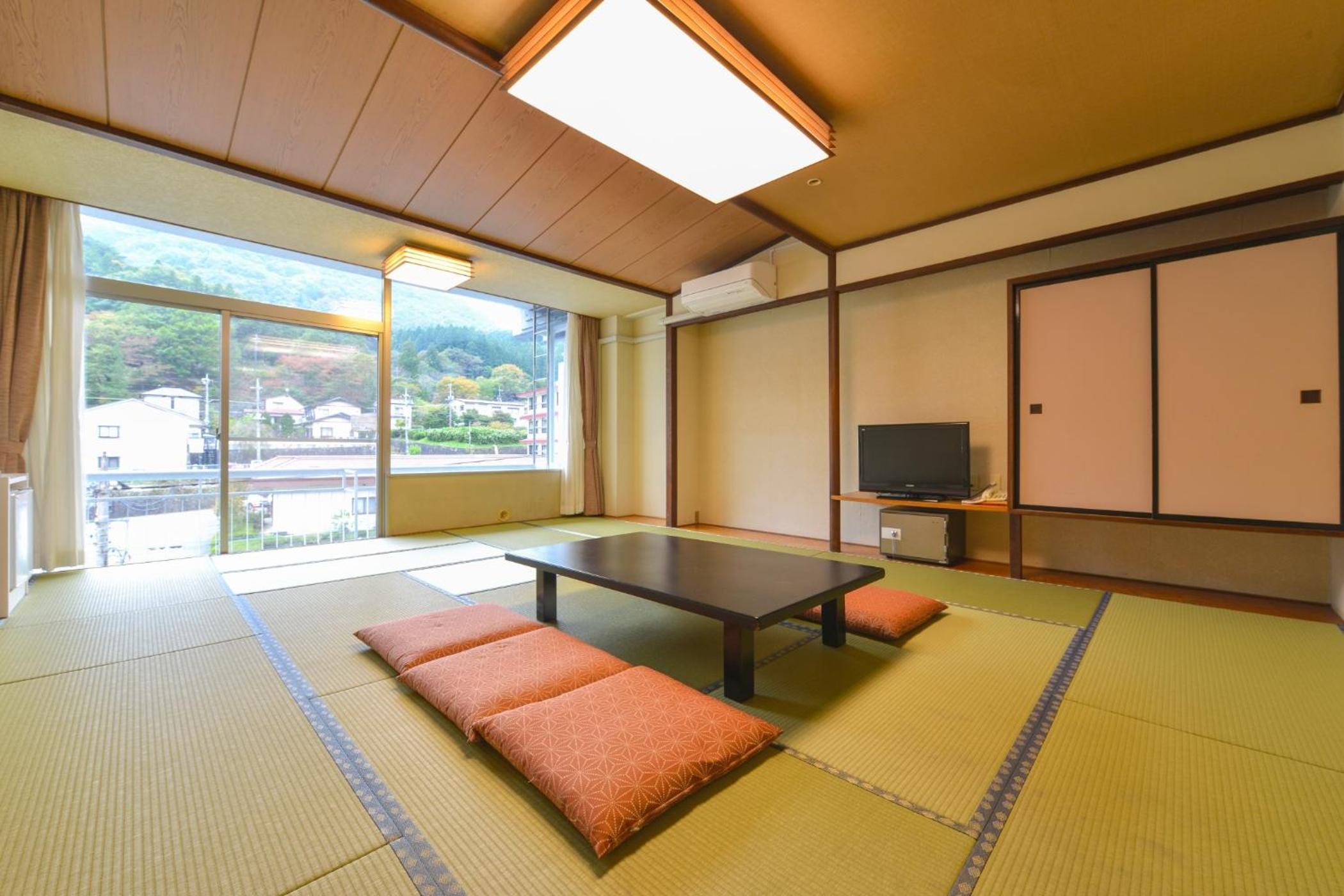 Standard Japanese-Style-Room holds 12 people - Indoor Bath - Non-Smoking