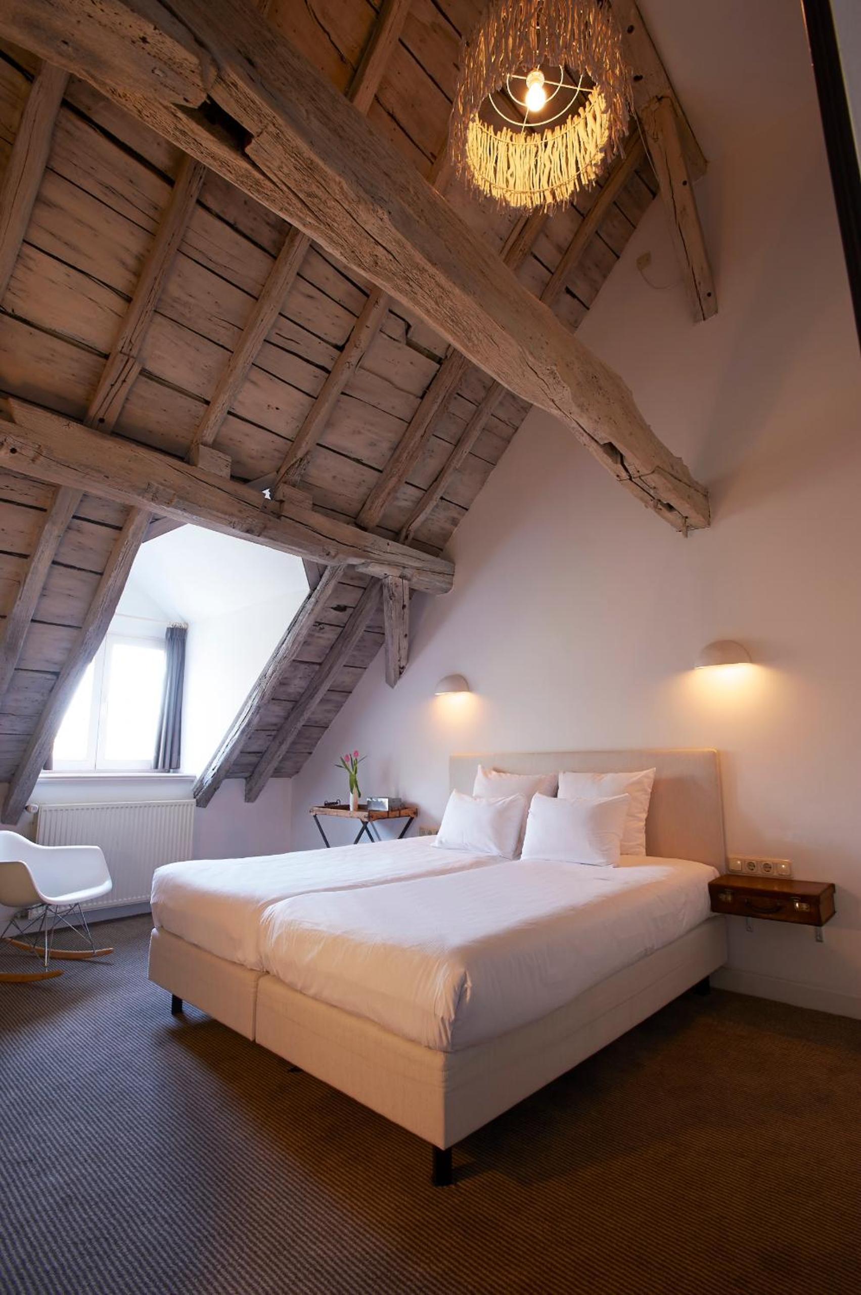 Deluxe Double Room with Bath photo 3