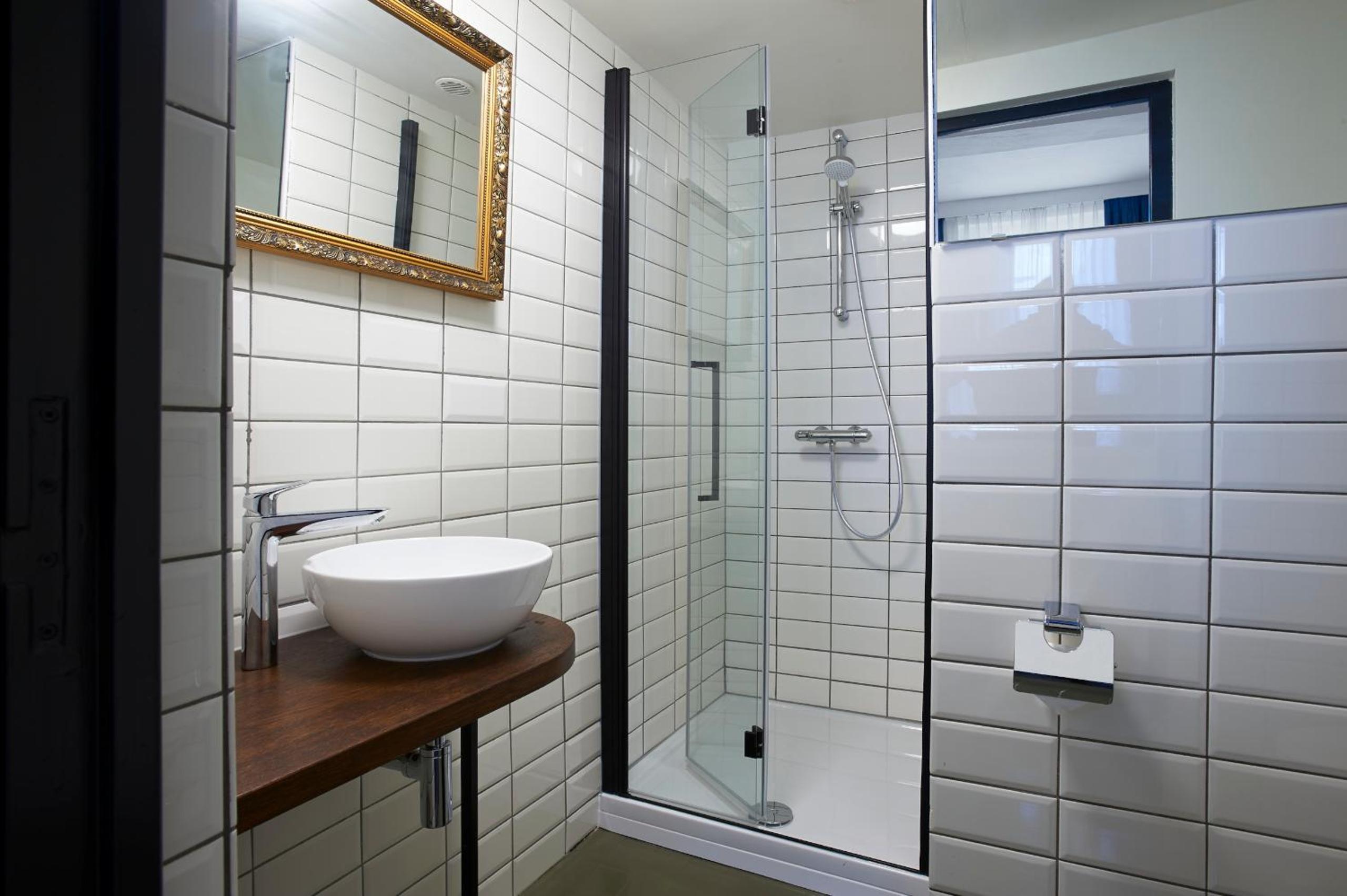 Deluxe Double Room with Shower photo 2