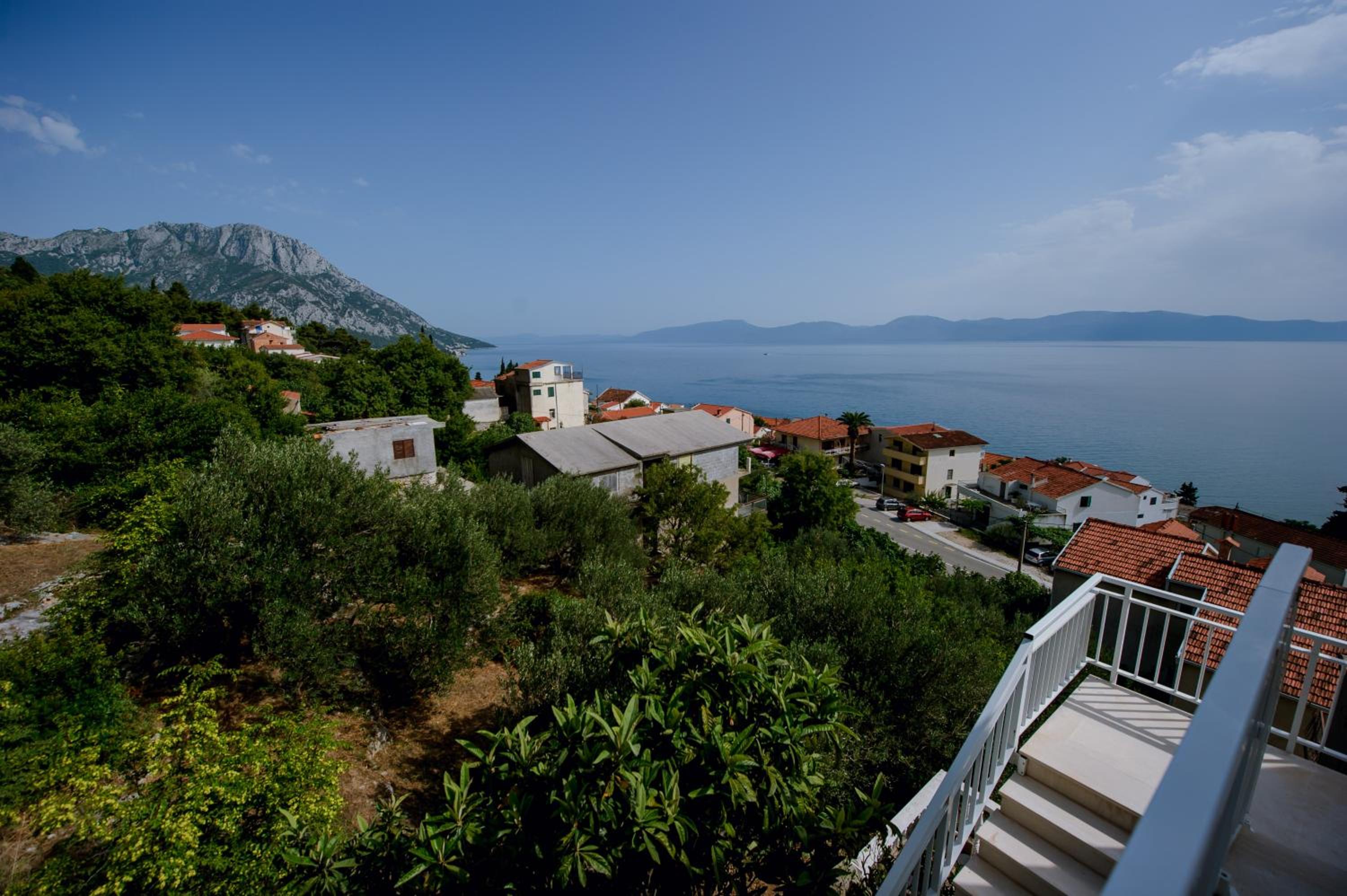 Double Room with Balcony and Sea View - Photo 13