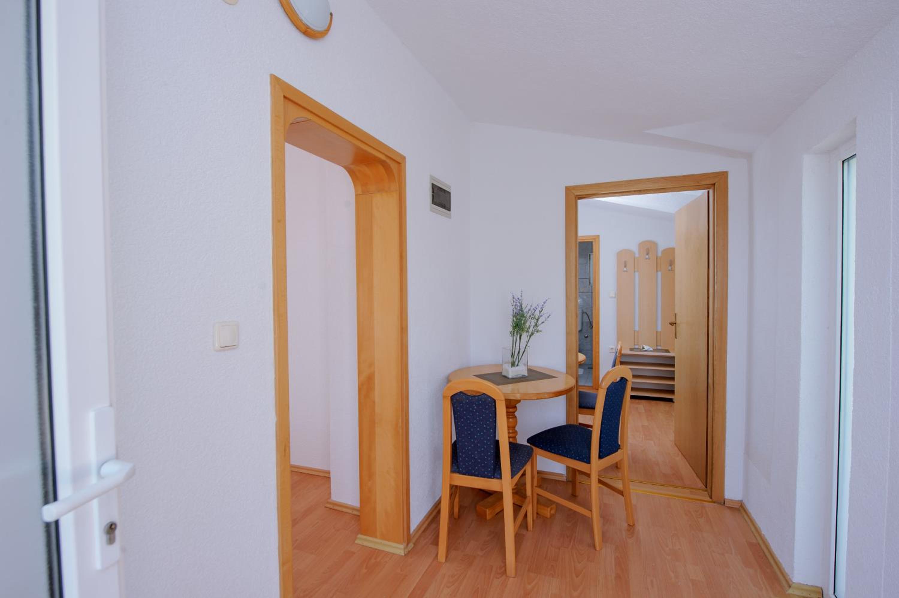 Double Room with Balcony and Sea View - Photo 5