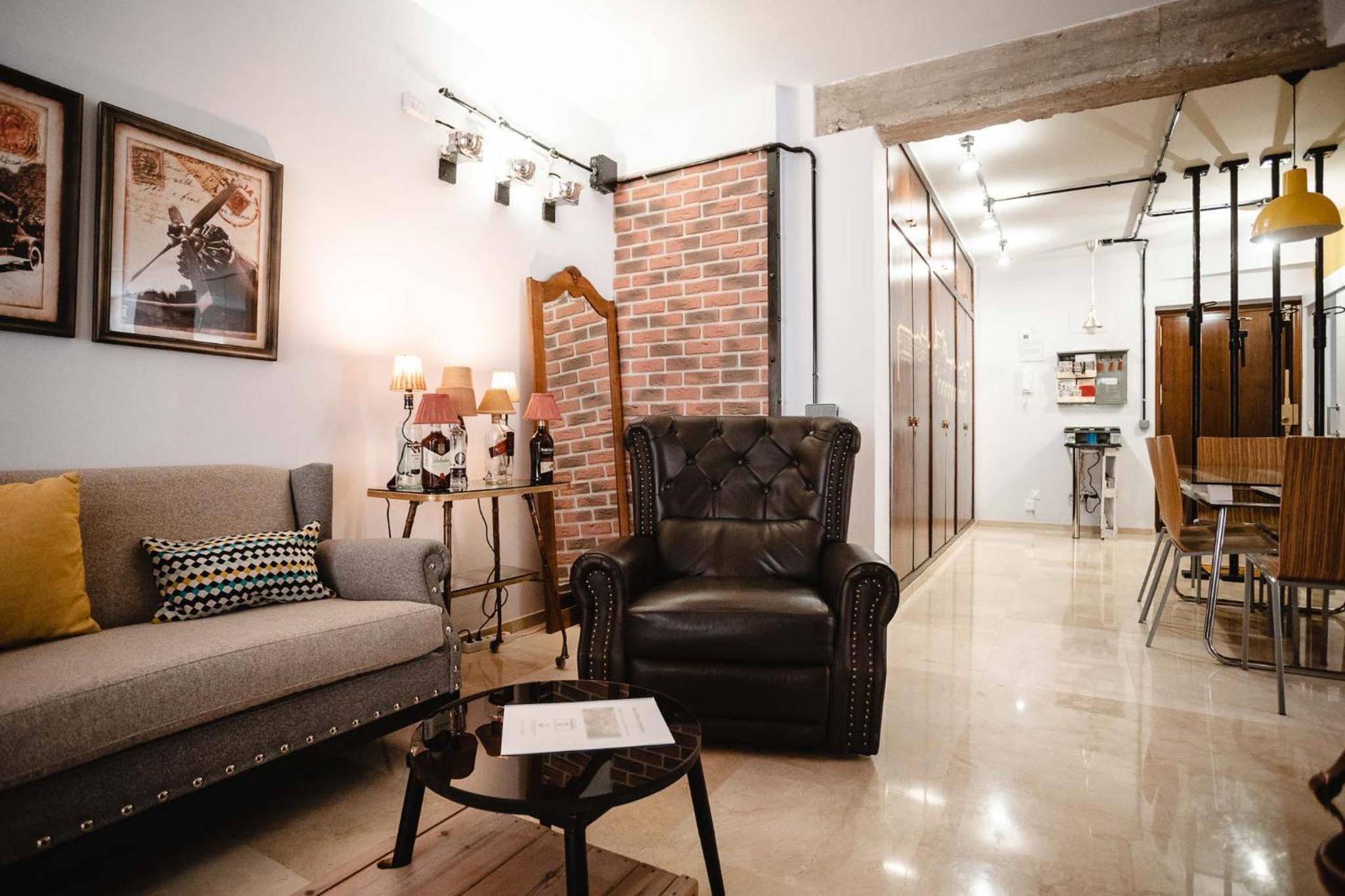 Apartment with Balcony - Photo 28