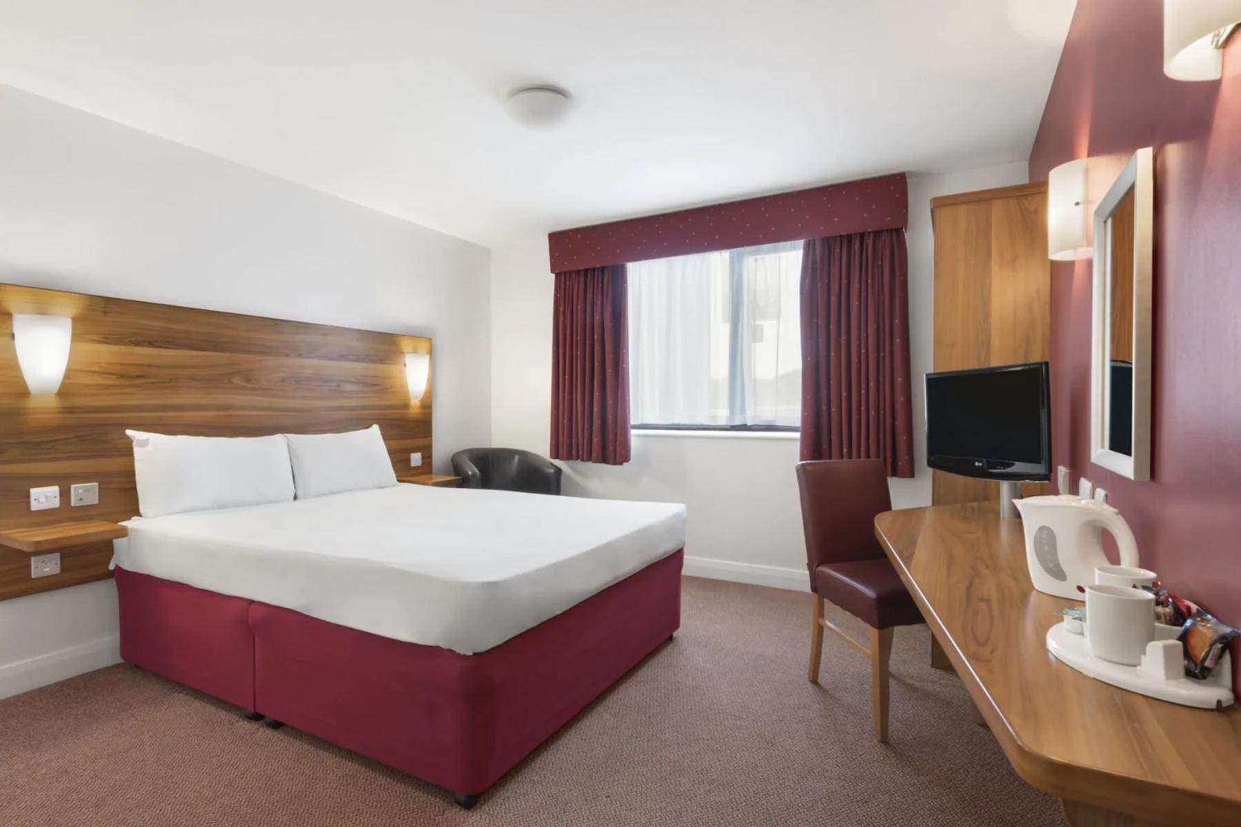 Double Room - Disability Access photo 3
