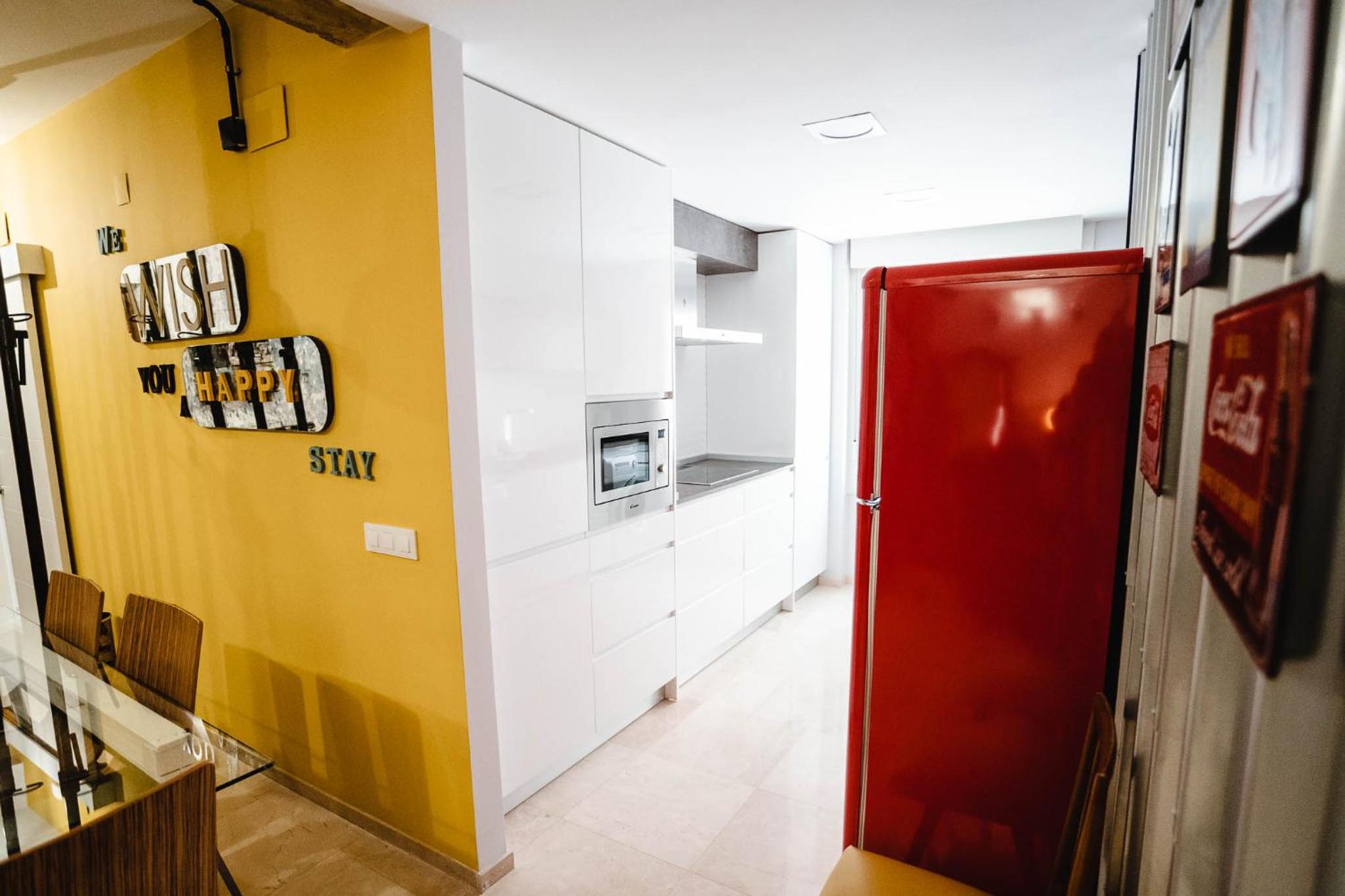 Apartment with Balcony - Photo 18