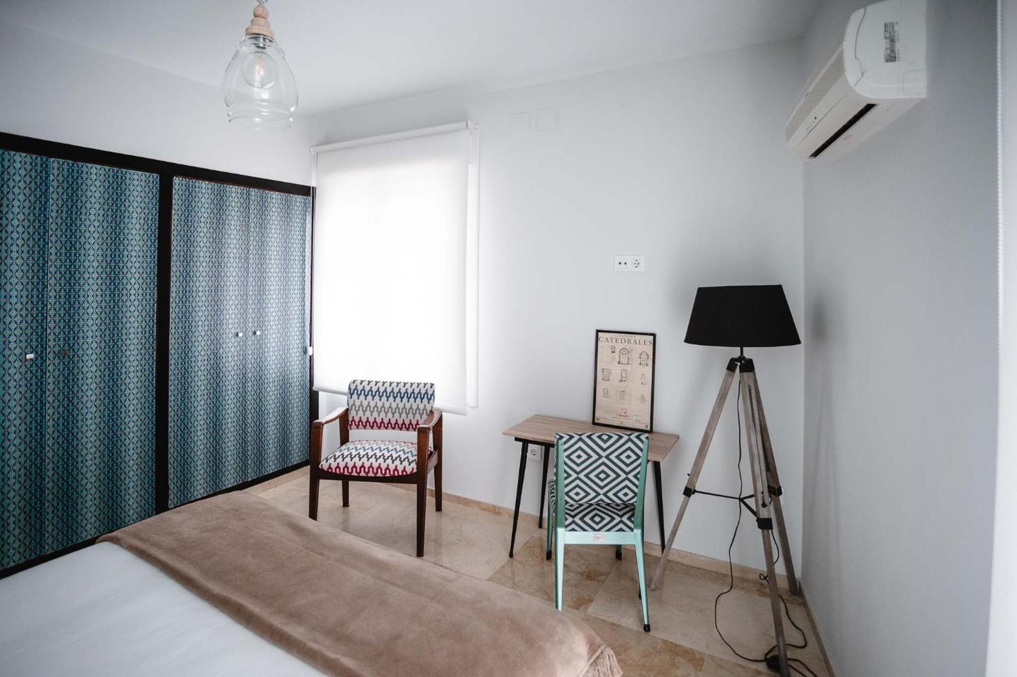 Apartment with Balcony - Photo 5