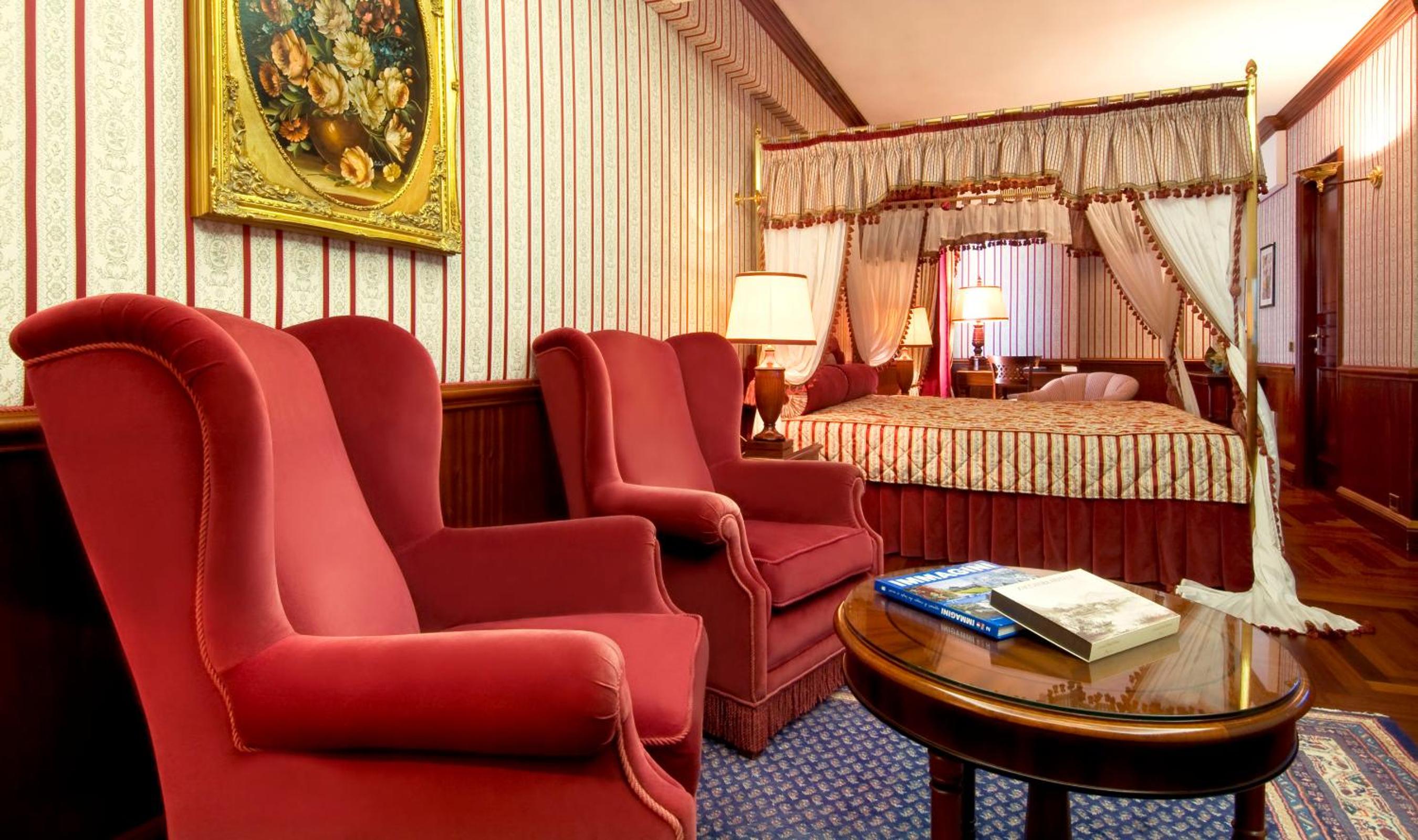 Junior Suite with Lake View - Photo 8