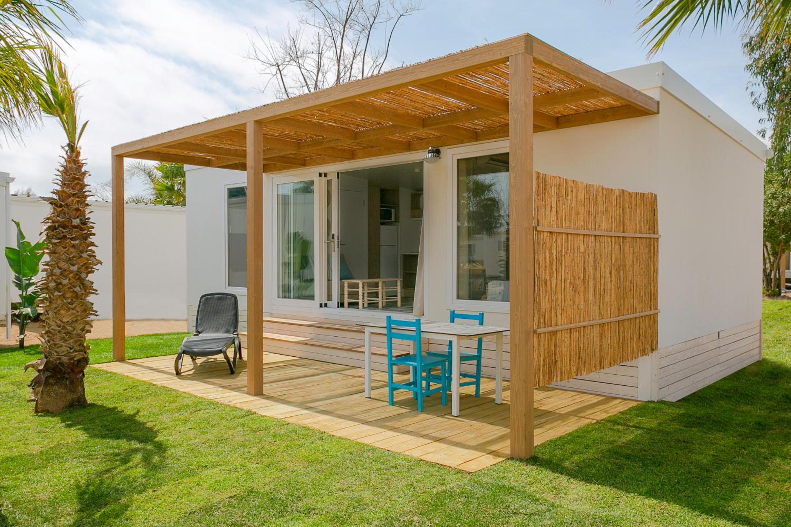 Bungalow Deluxe con Vista al Jardín.